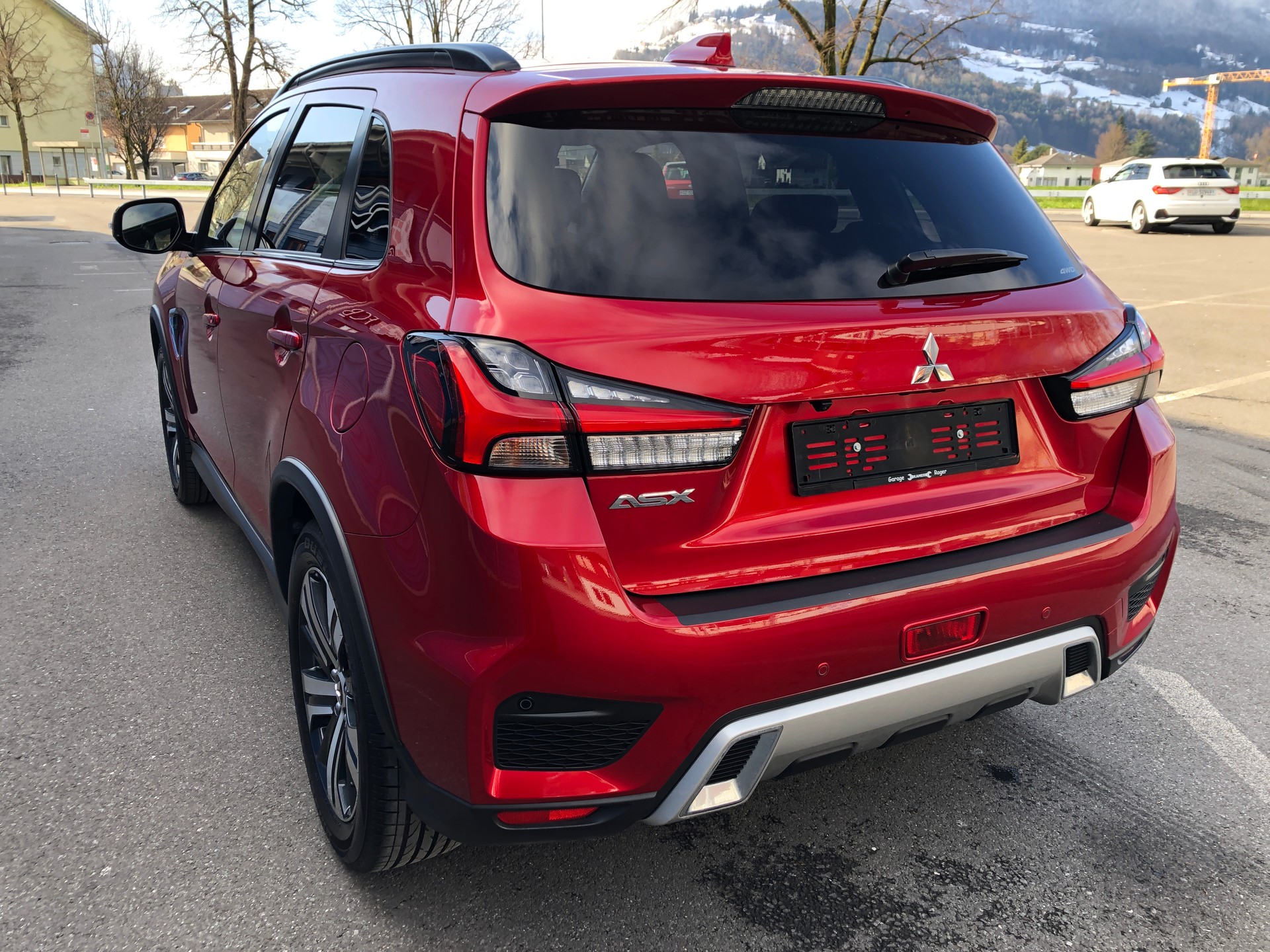 MITSUBISHI ASX 2.0 Diamond 4WD Automat-showroom-element-3
