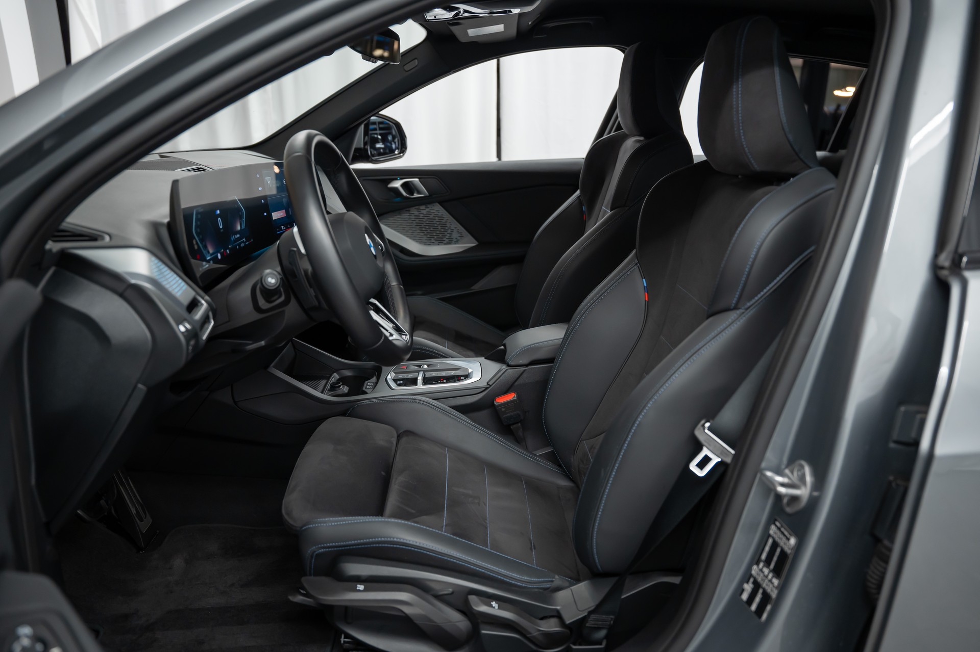 BMW 118d Steptronic M Sport *Facelift*Fahrassist*R-Kamera*-image-10