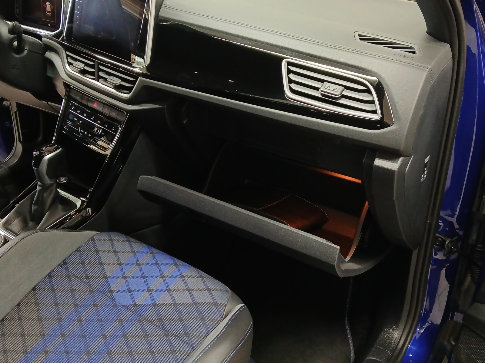 VW T-Roc 2.0 TSI R DSG 4Motion-image-15