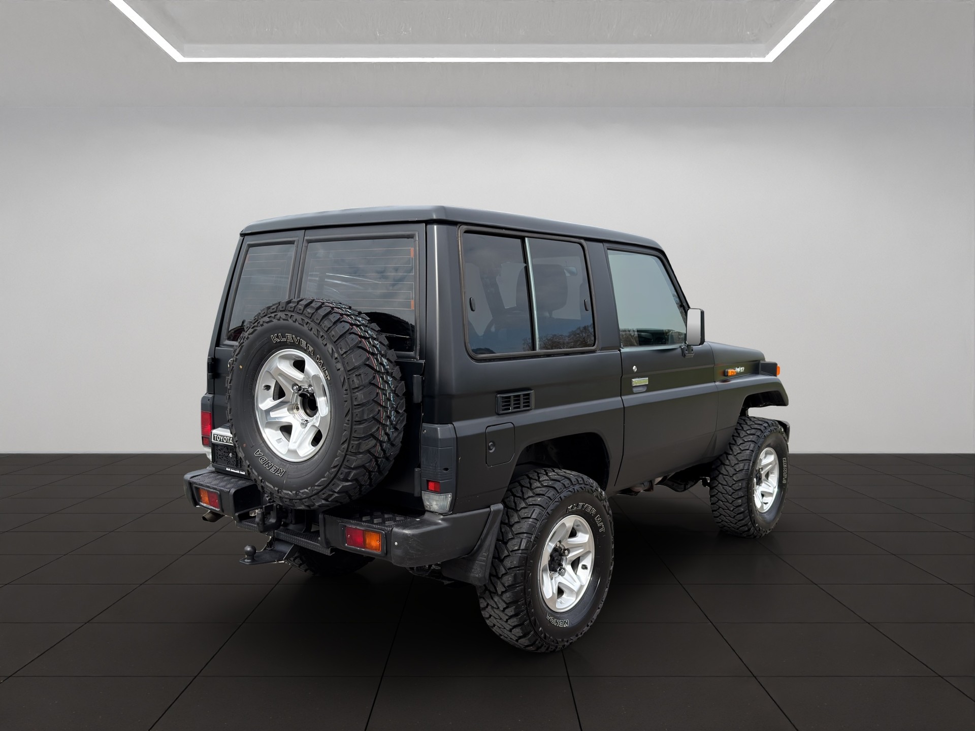 TOYOTA Land Cruiser 400 HdT 4.2 D-showroom-element-1