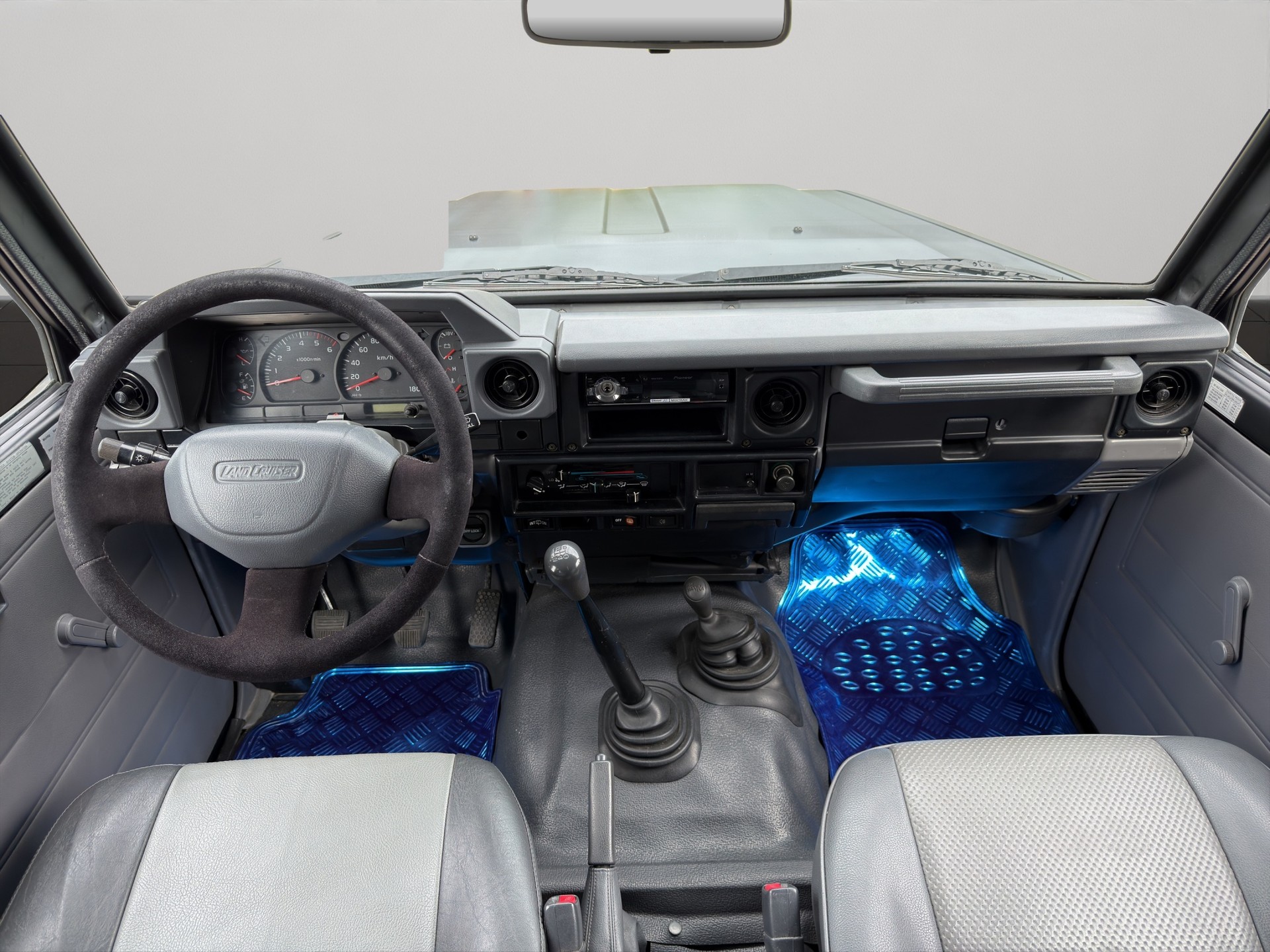 TOYOTA Land Cruiser 400 HdT 4.2 D-image-11