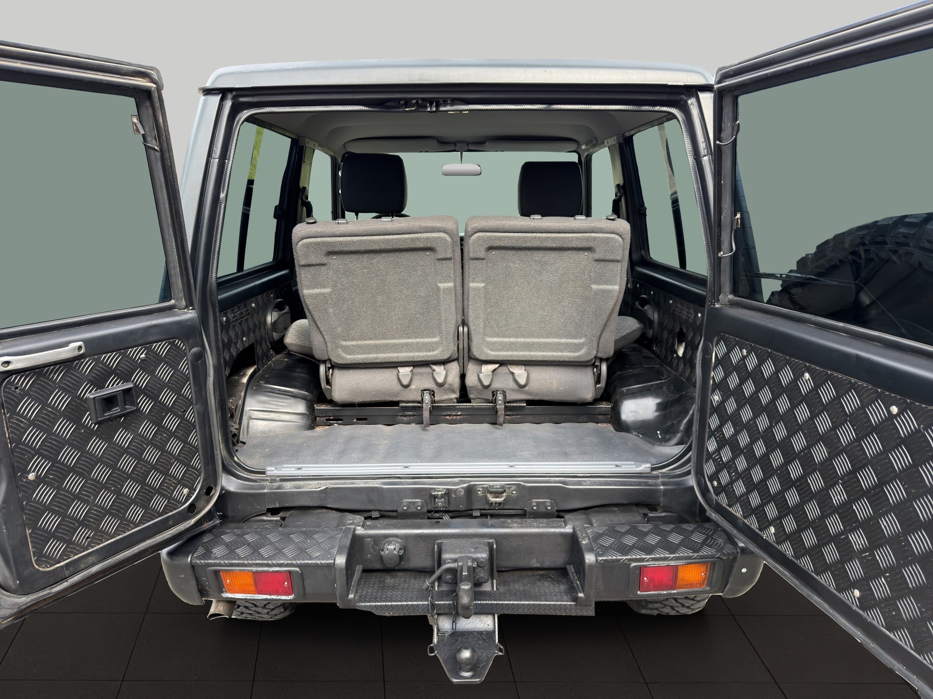 TOYOTA Land Cruiser 400 HdT 4.2 D-image-9
