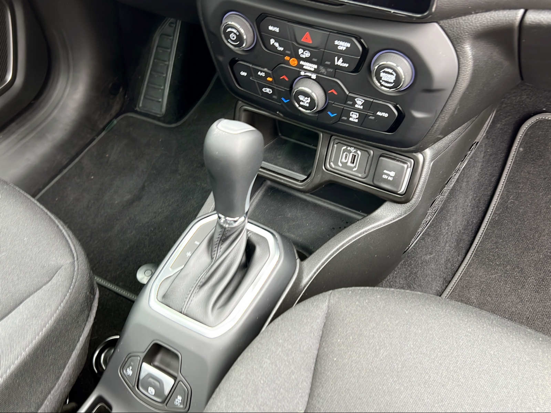 JEEP Renegade 1.5 Turbo North Star-image-10