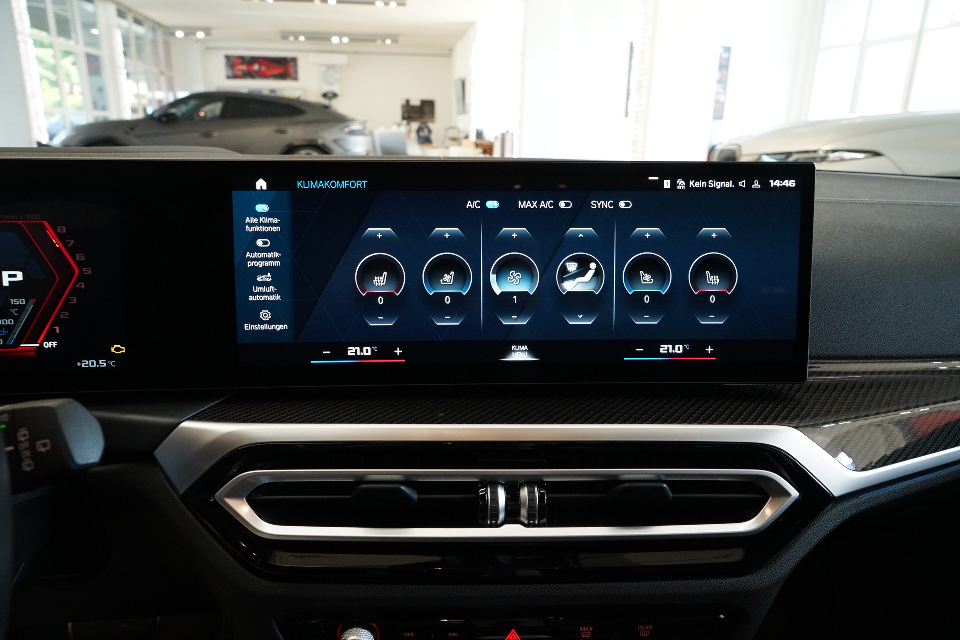 BMW M3 Touring xDrive Competition M Frozen Pure Grey-image-16