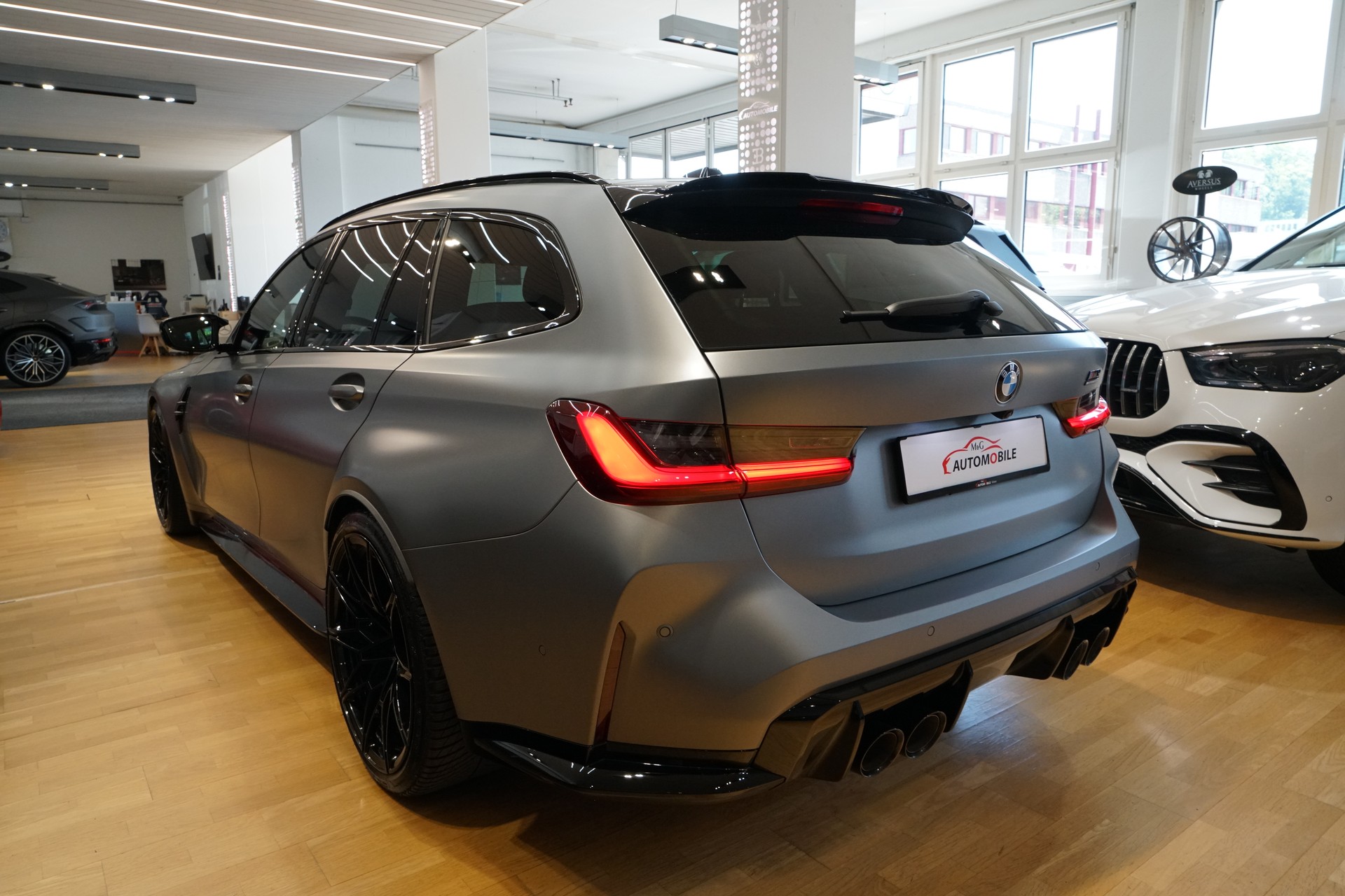 BMW M3 Touring xDrive Competition M Frozen Pure Grey-image-5