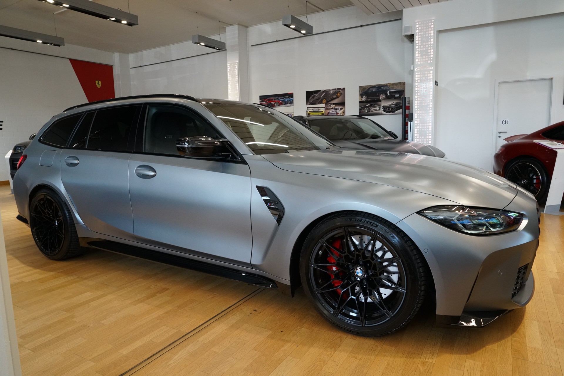 BMW M3 Touring xDrive Competition M Frozen Pure Grey-image-9