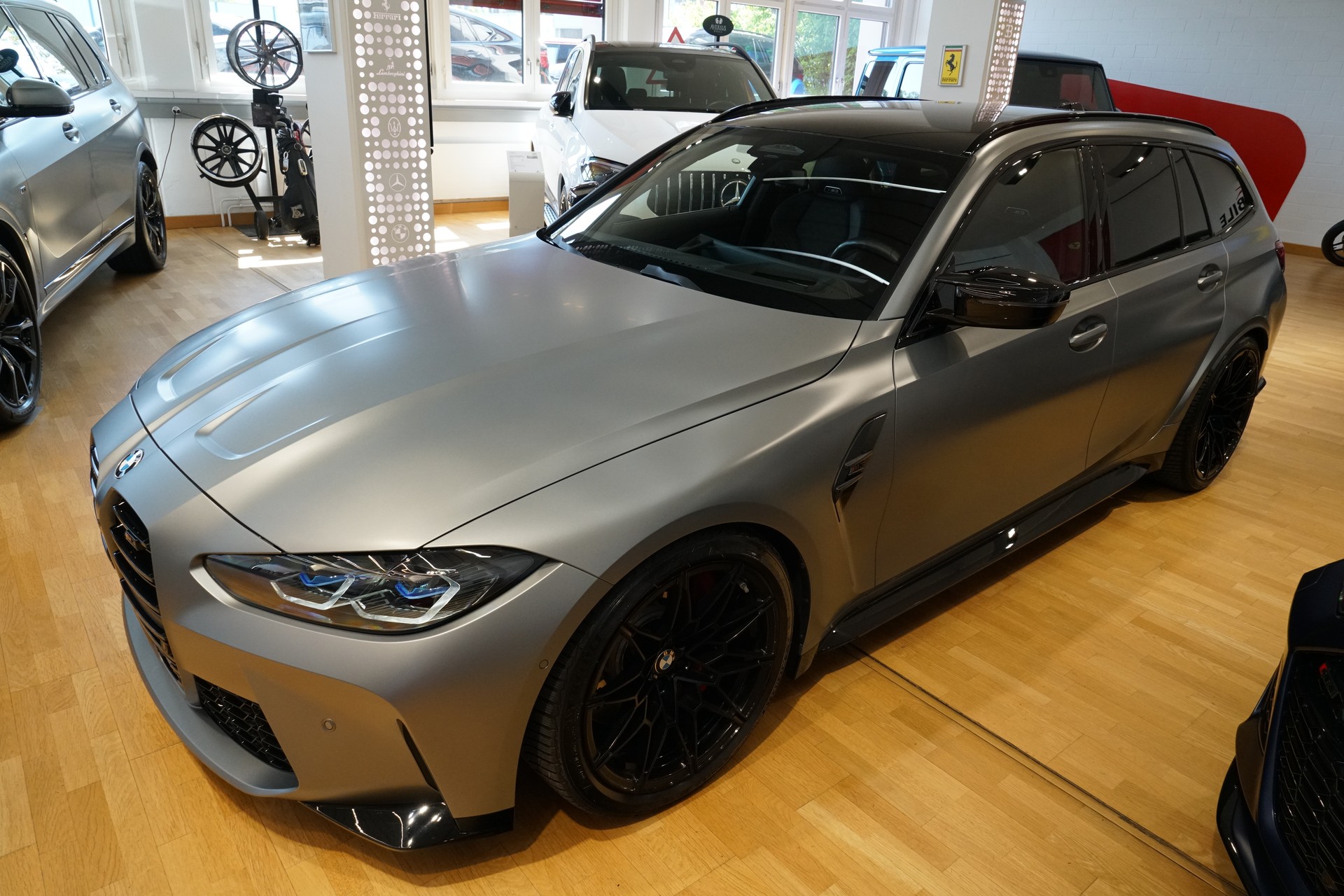BMW M3 Touring xDrive Competition M Frozen Pure Grey-image-10