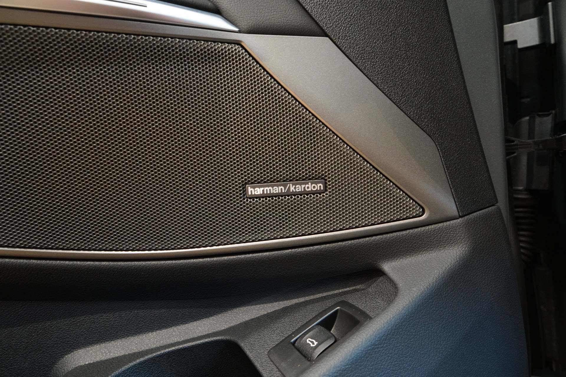 BMW M3 Touring xDrive Competition M Frozen Pure Grey-image-18