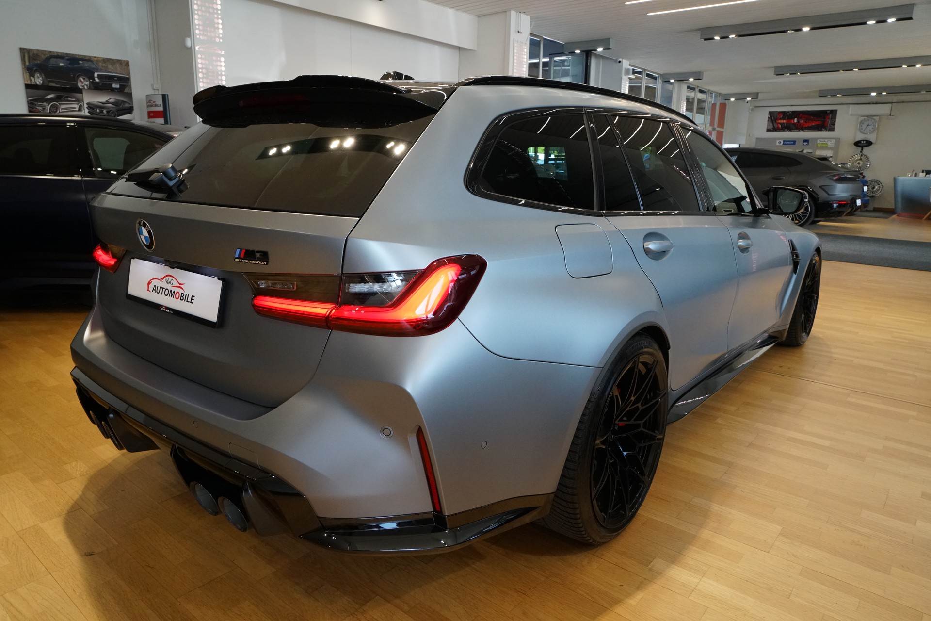 BMW M3 Touring xDrive Competition M Frozen Pure Grey-image-7