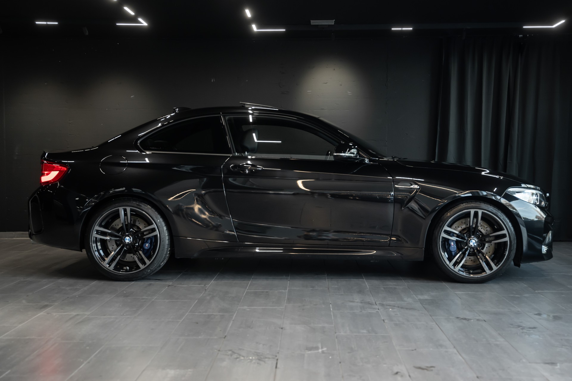 BMW M2 Drivelogic / Black / 8 Räder Komplett / Schiebedach-image-2