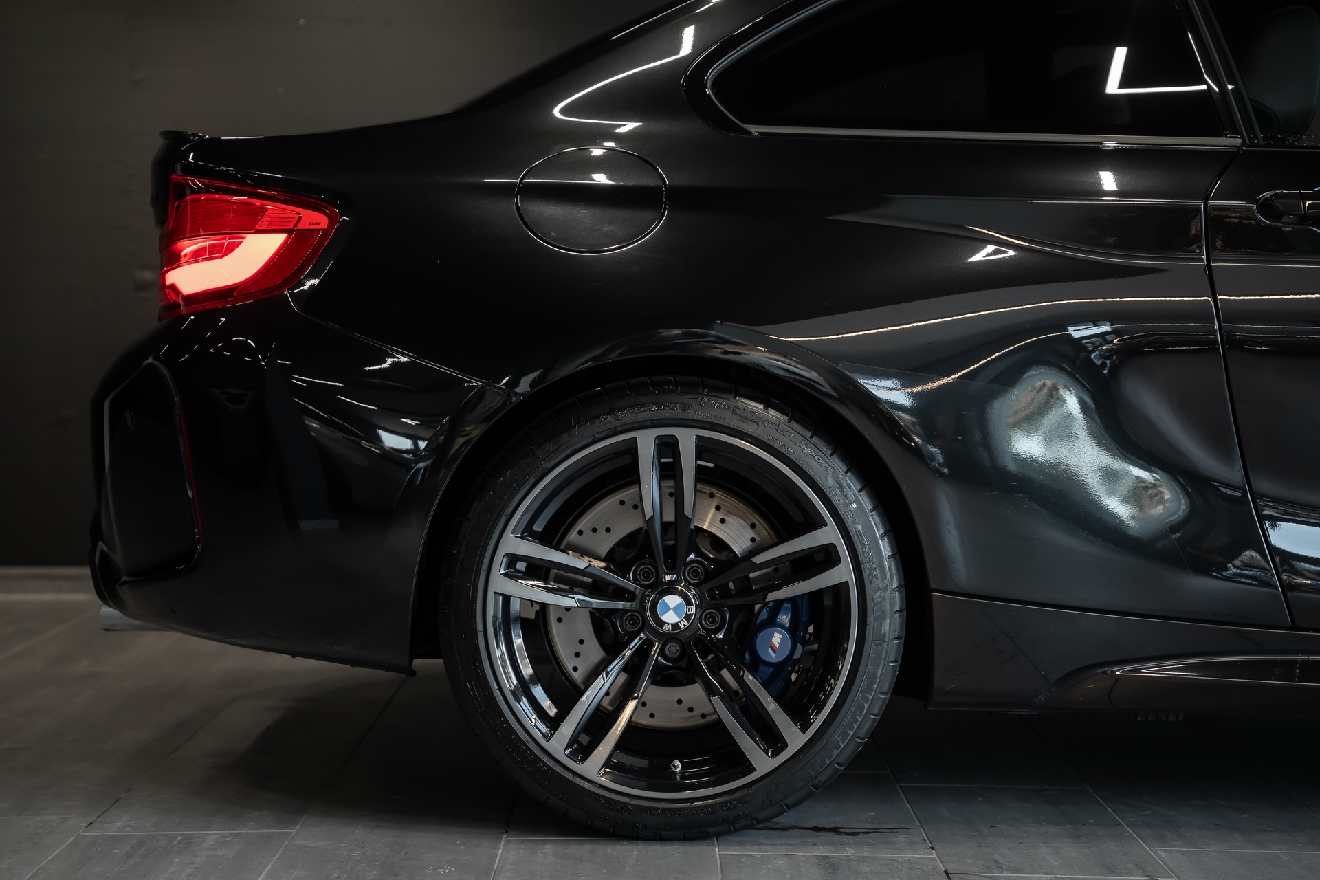 BMW M2 Drivelogic / Black / 8 Räder Komplett / Schiebedach-image-4