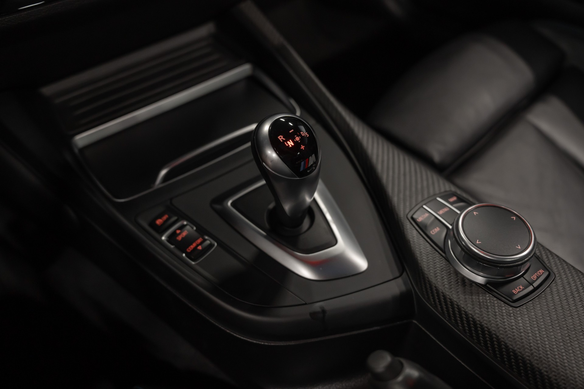 BMW M2 Drivelogic / Black / 8 Räder Komplett / Schiebedach-image-13