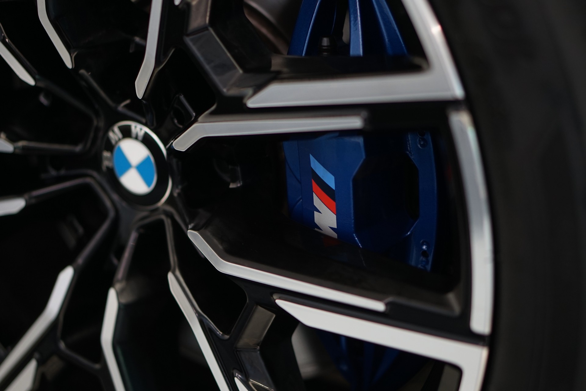 BMW M440i xDrive 48V Gran Coupé Steptronic *CH-Fahrzeug* *M Sportsitze* *Laser*-image-39