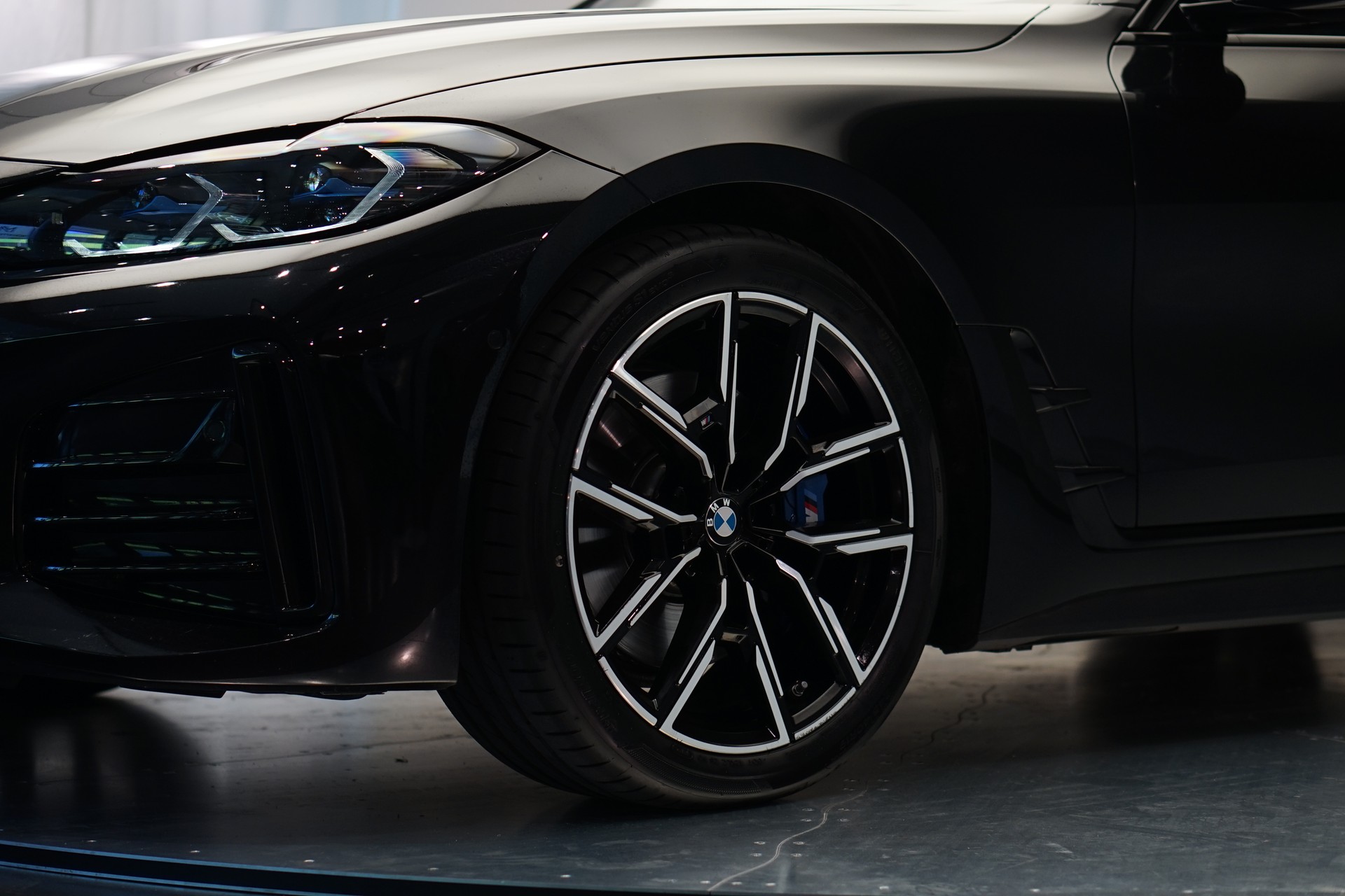 BMW M440i xDrive 48V Gran Coupé Steptronic *CH-Fahrzeug* *M Sportsitze* *Laser*-image-9