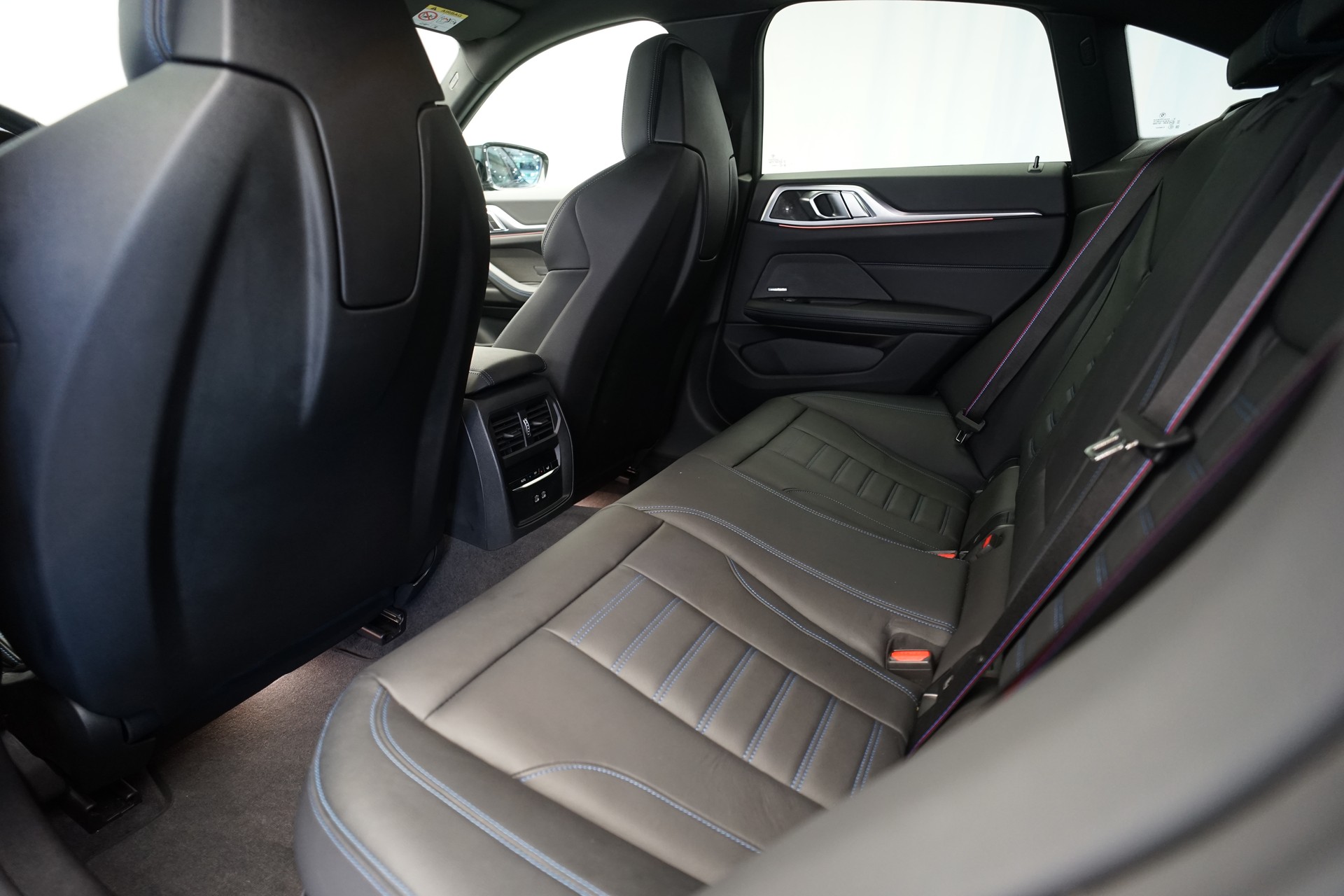 BMW M440i xDrive 48V Gran Coupé Steptronic *CH-Fahrzeug* *M Sportsitze* *Laser*-image-16