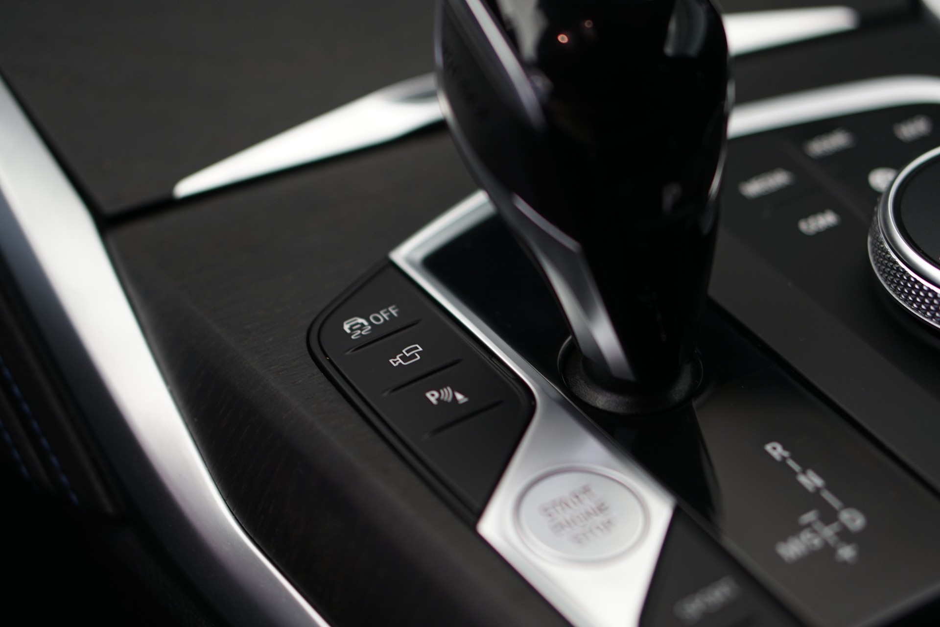 BMW M440i xDrive 48V Gran Coupé Steptronic *CH-Fahrzeug* *M Sportsitze* *Laser*-image-31