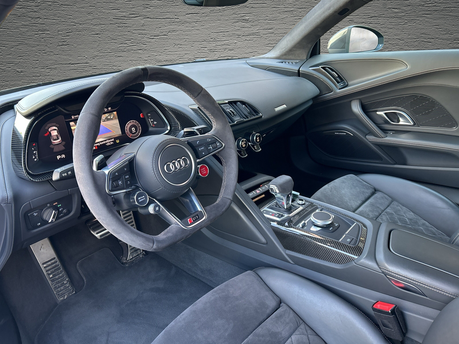 AUDI R8 Coupé performance S-Tronic Decennium Edition 005/222-showroom-element-2