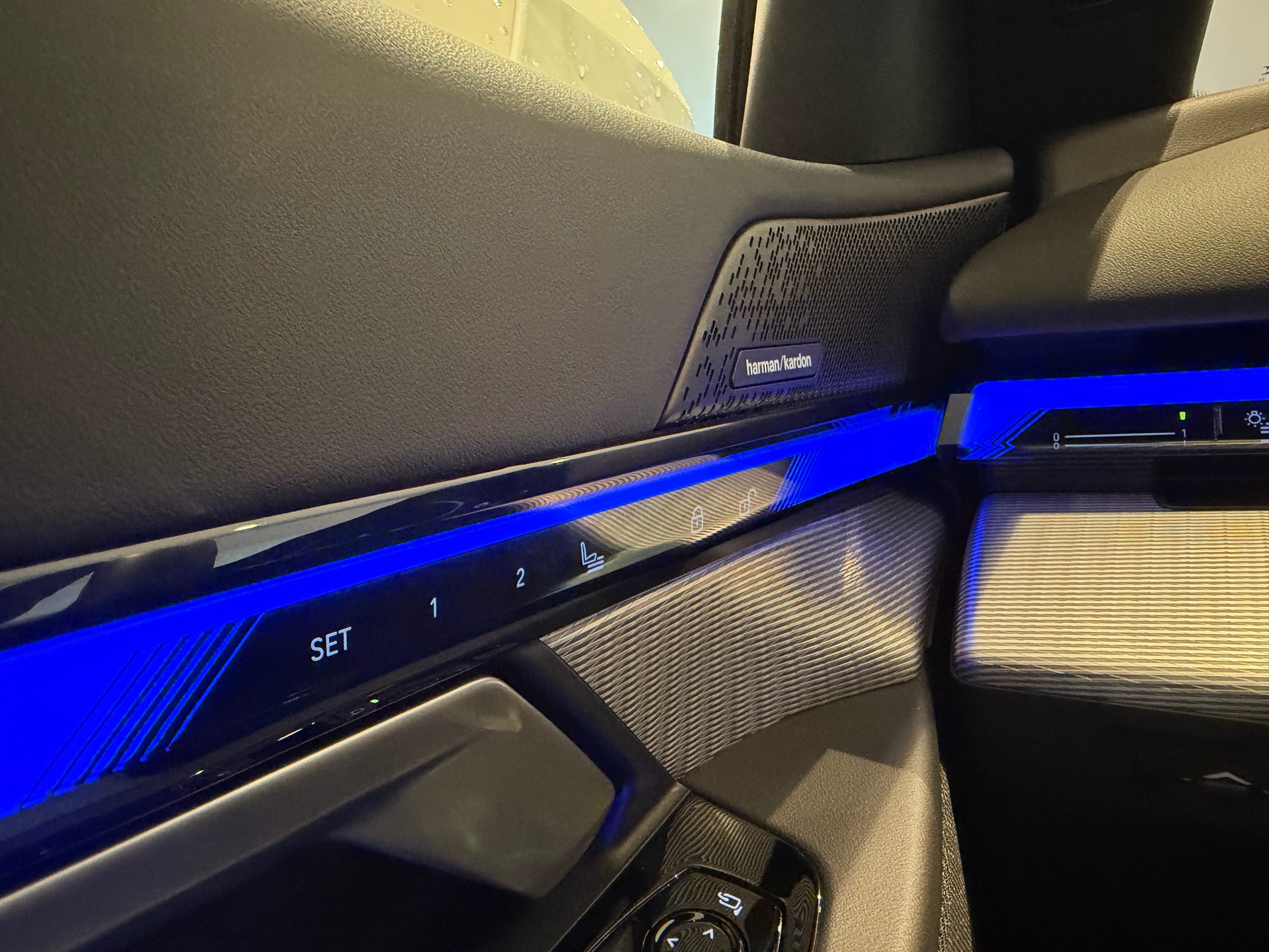 BMW 520d xDrive Touring-image-25