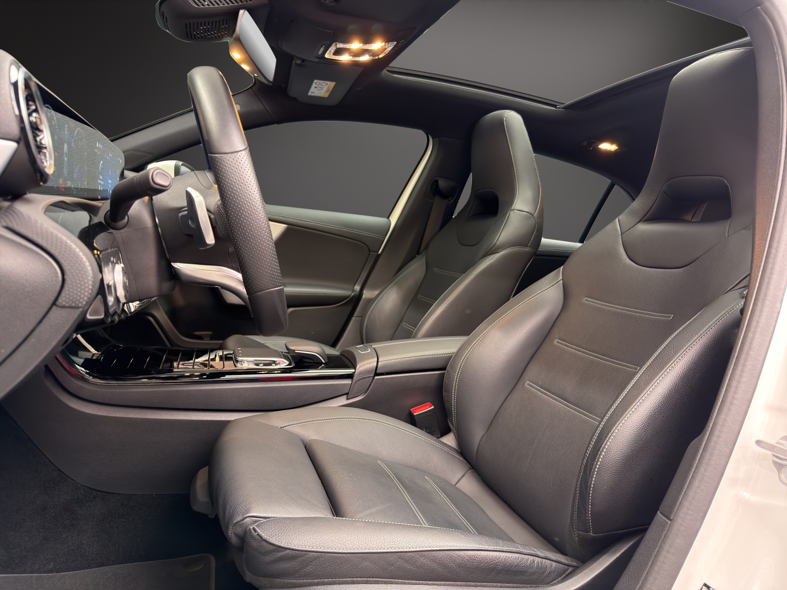 MERCEDES-BENZ A 220 AMG Line 4Matic-image-9