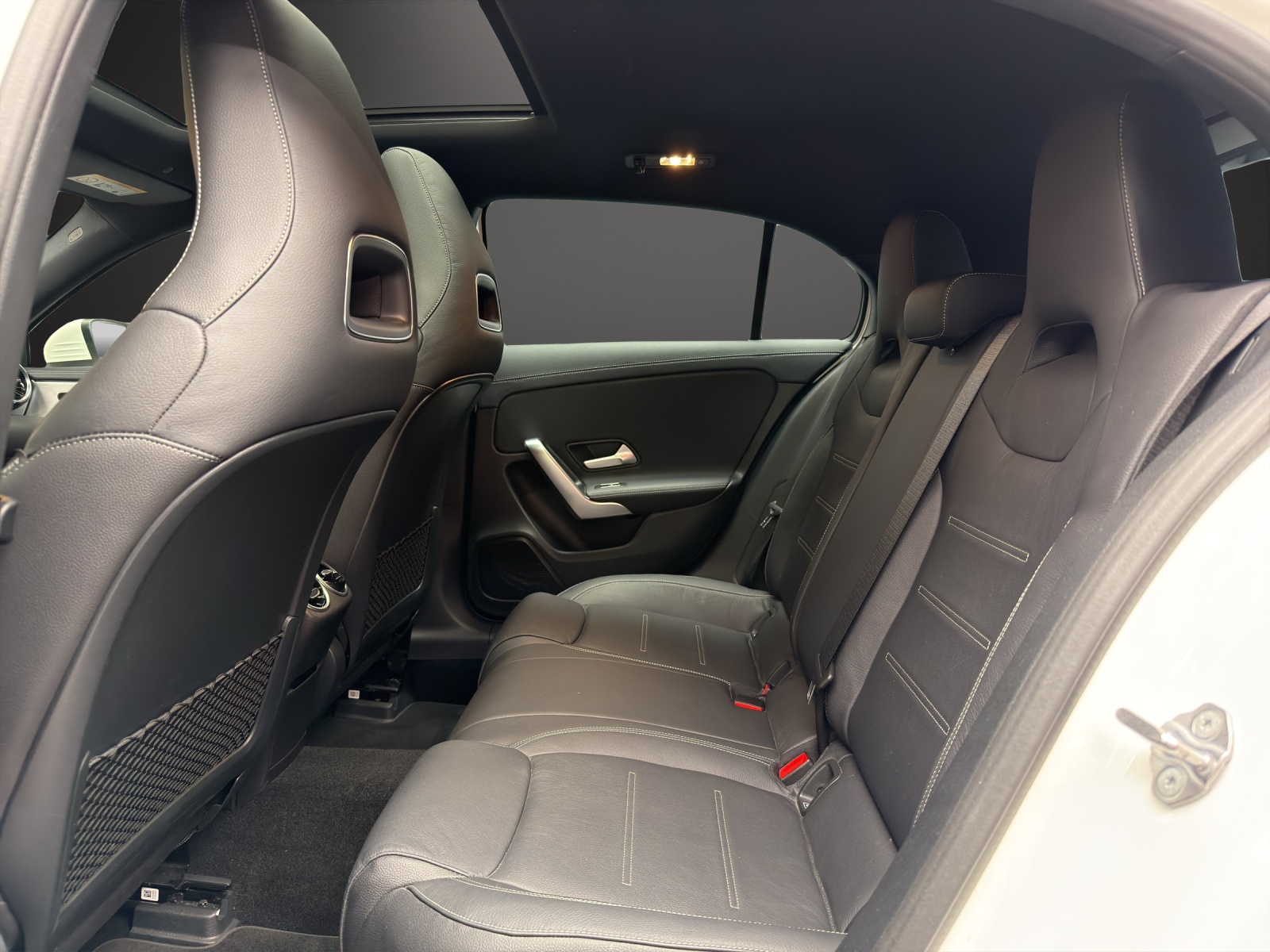 MERCEDES-BENZ A 220 AMG Line 4Matic-image-10