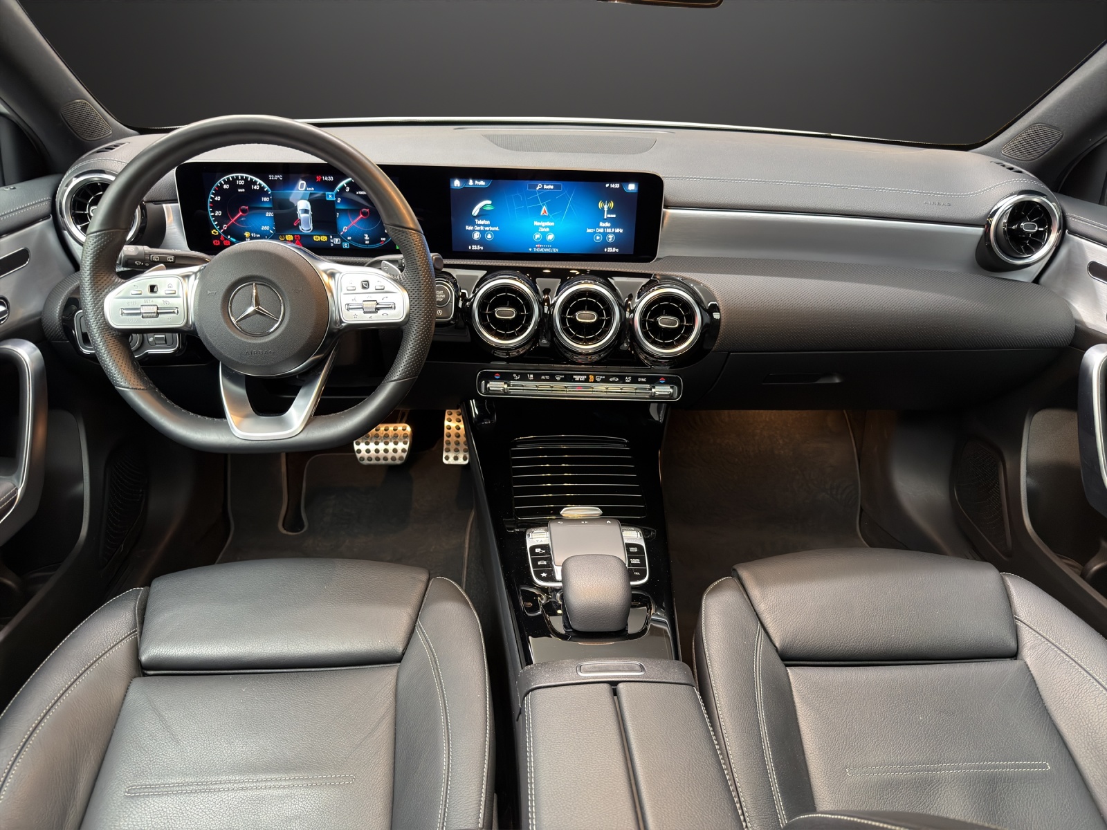 MERCEDES-BENZ A 220 AMG Line 4Matic-image-6