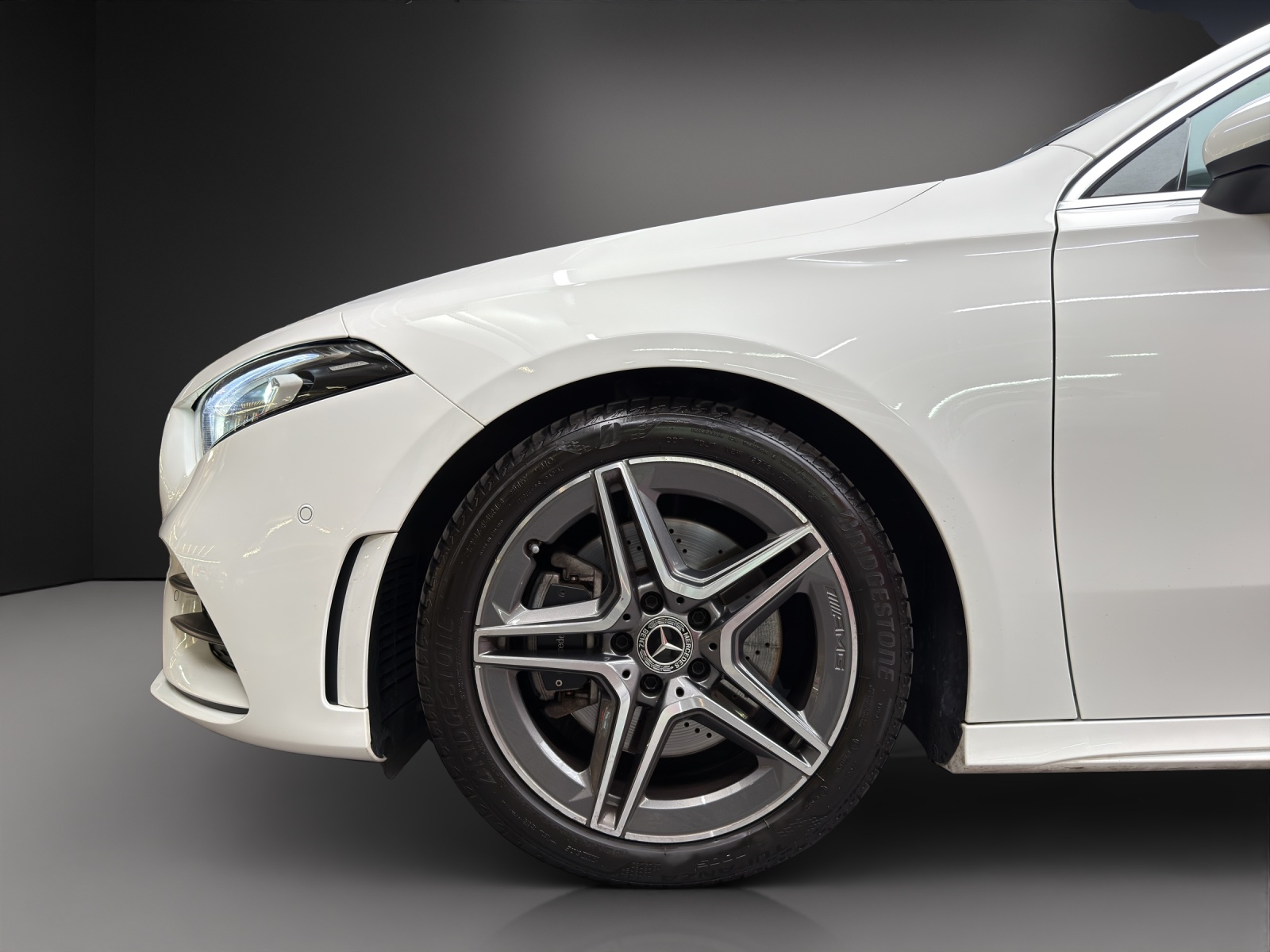 MERCEDES-BENZ A 220 AMG Line 4Matic-image-5