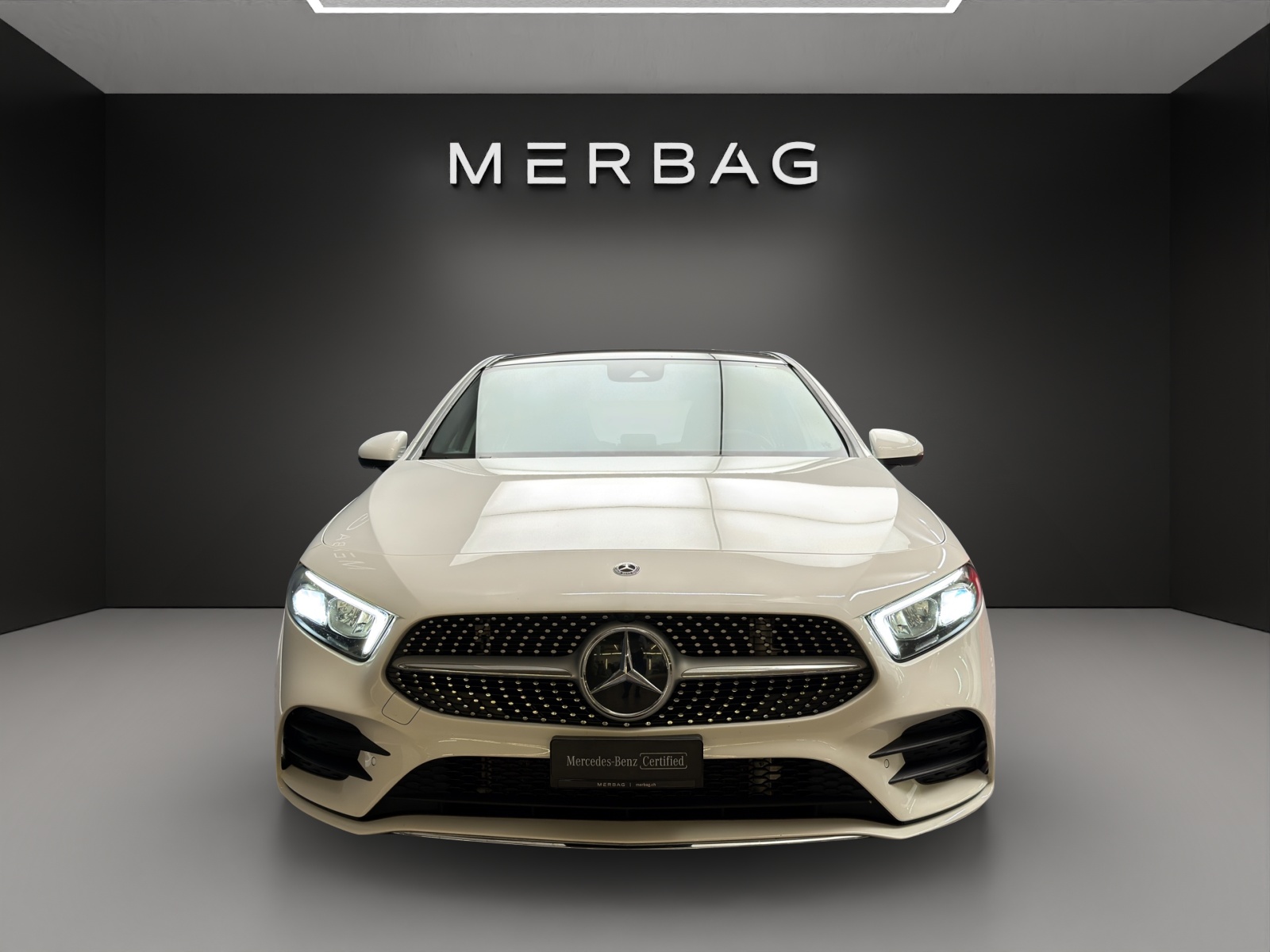 MERCEDES-BENZ A 220 AMG Line 4Matic-image-1