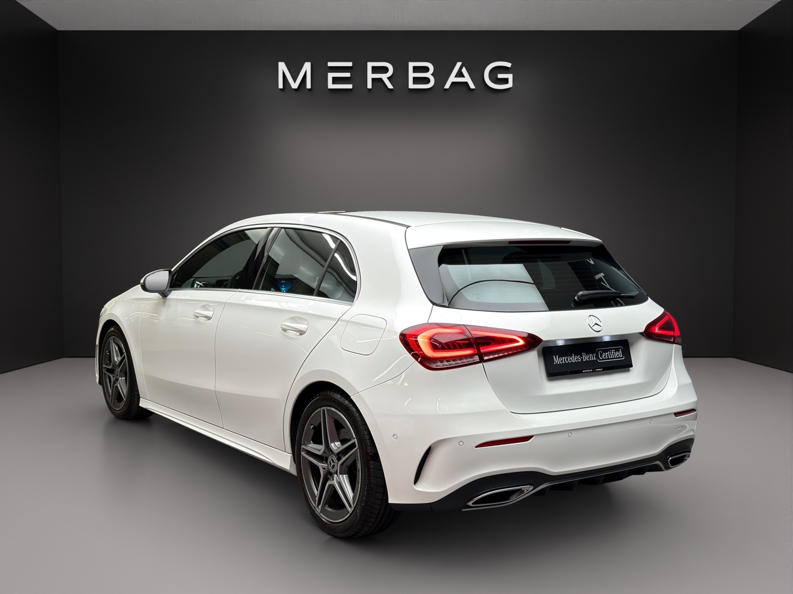 MERCEDES-BENZ A 220 AMG Line 4Matic-image-3