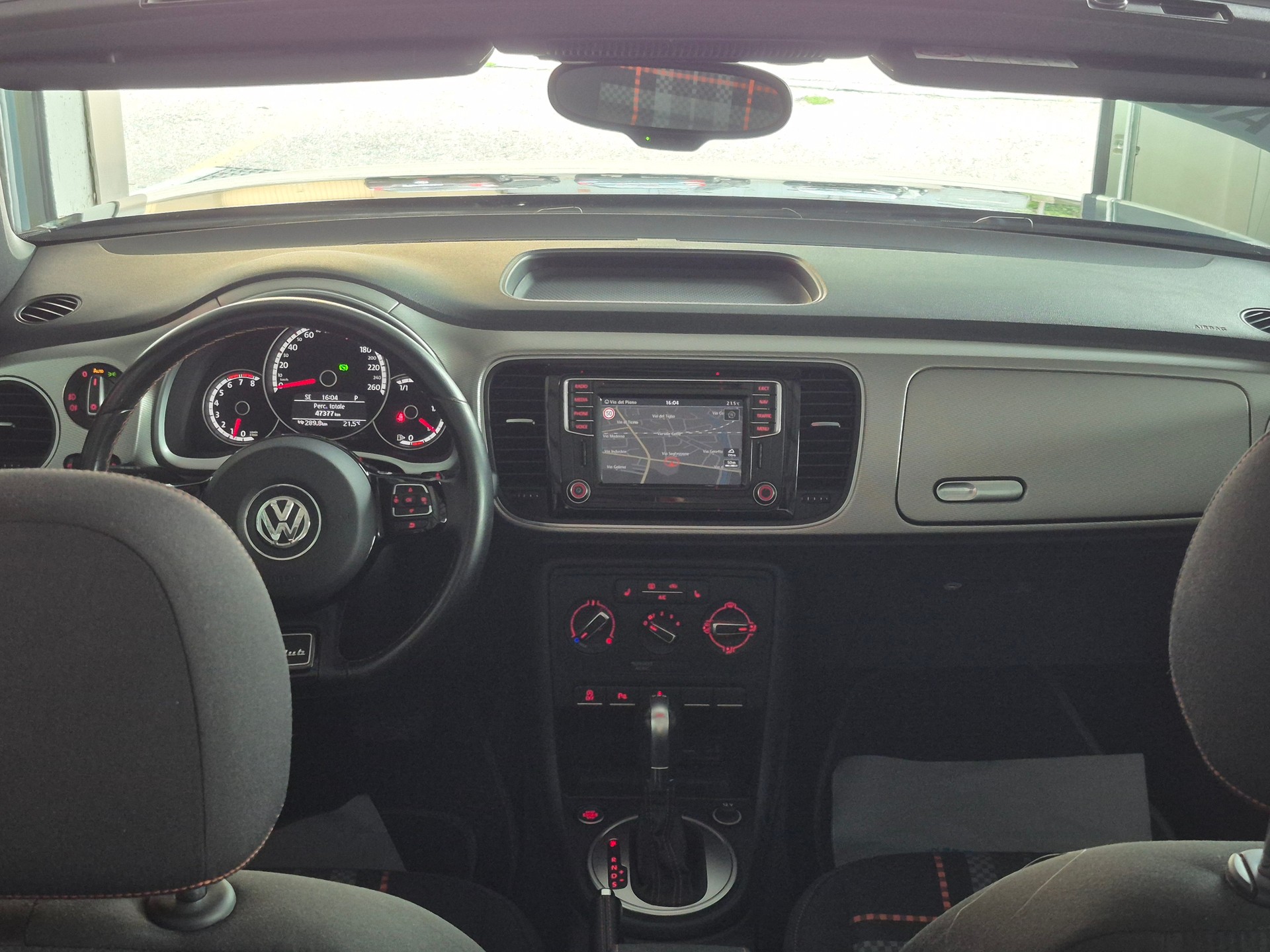VW Beetle Cabrio 1.2 TSI BMT Design DSG - AUTOMATICA-image-5