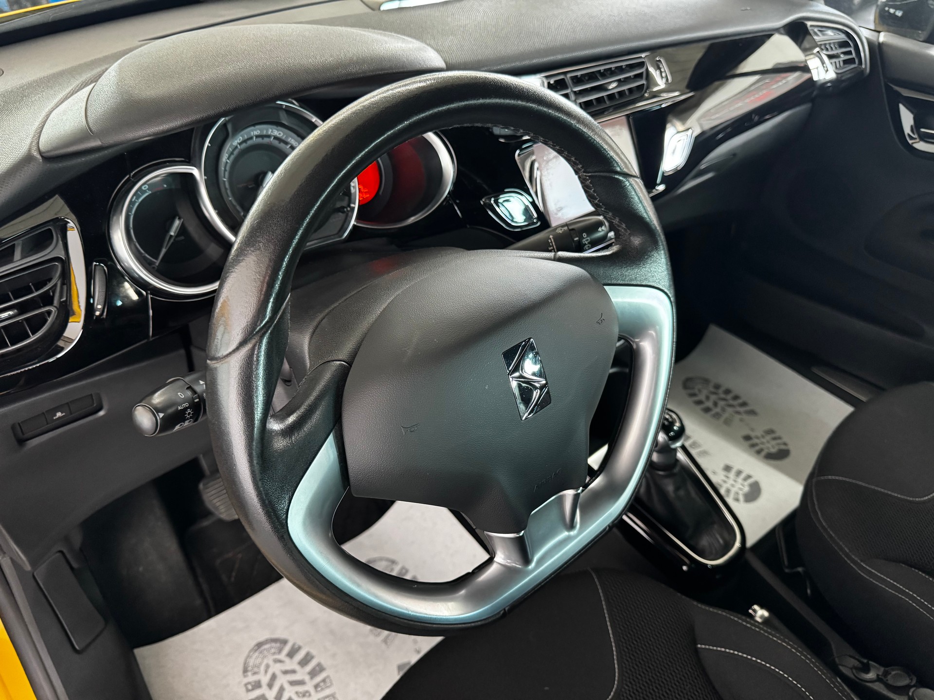 DS AUTOMOBILES DS3 1.6 VTi SO Chic-image-11