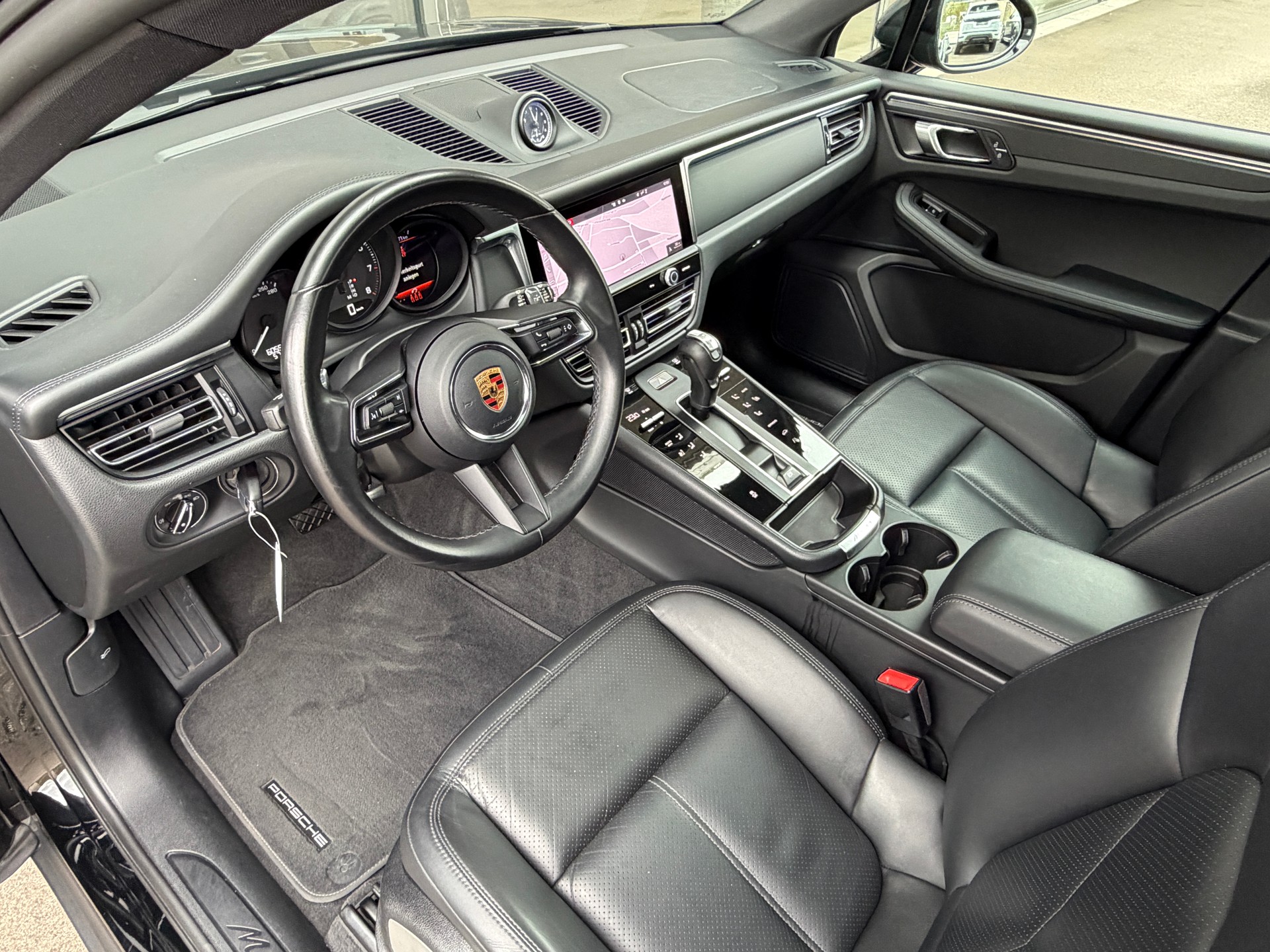 PORSCHE Macan PDK-image-11