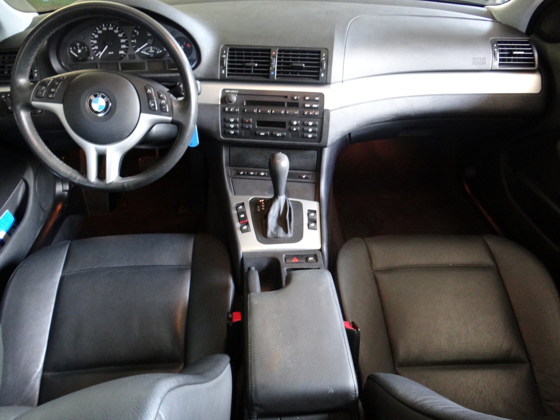 BMW 325i-image-7