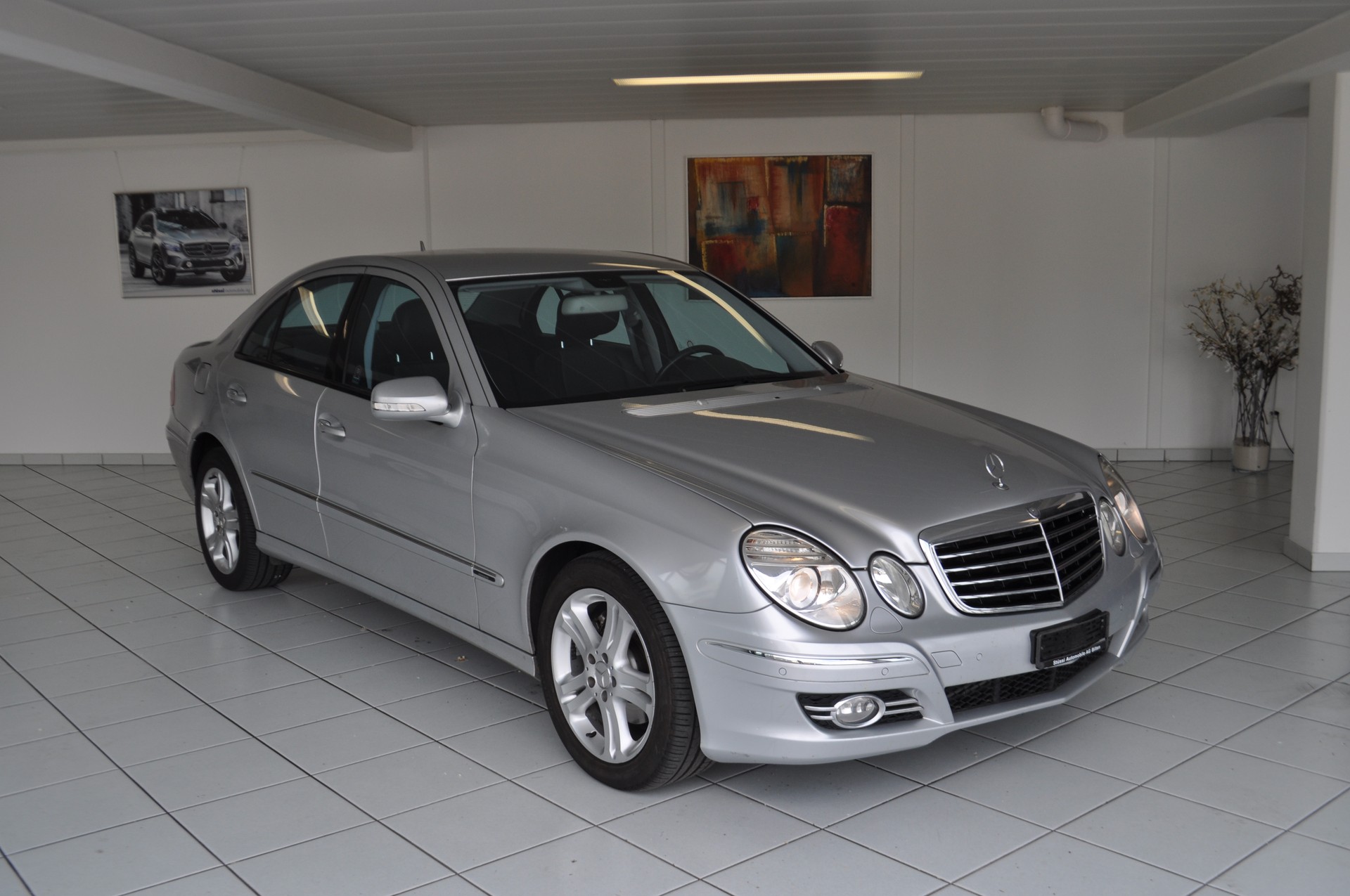 MERCEDES-BENZ E 280 Avantgarde 4Matic Automatic-image-1