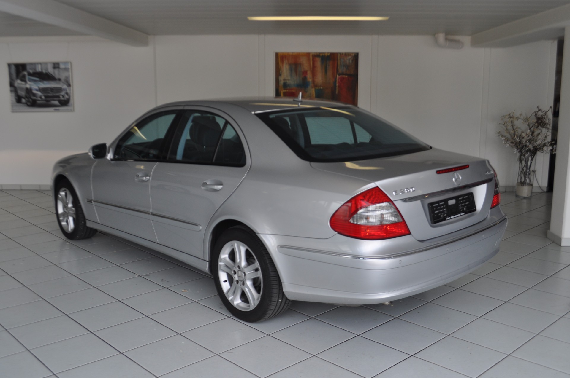 MERCEDES-BENZ E 280 Avantgarde 4Matic Automatic-image-4