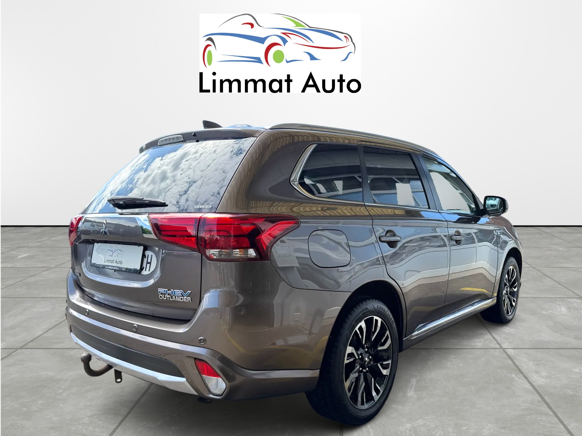 MITSUBISHI Outlander 2.0 PHEV Diamond 4WD Automatic-image-5