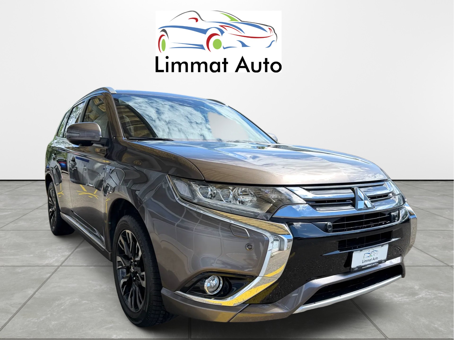 MITSUBISHI Outlander 2.0 PHEV Diamond 4WD Automatic-image-6