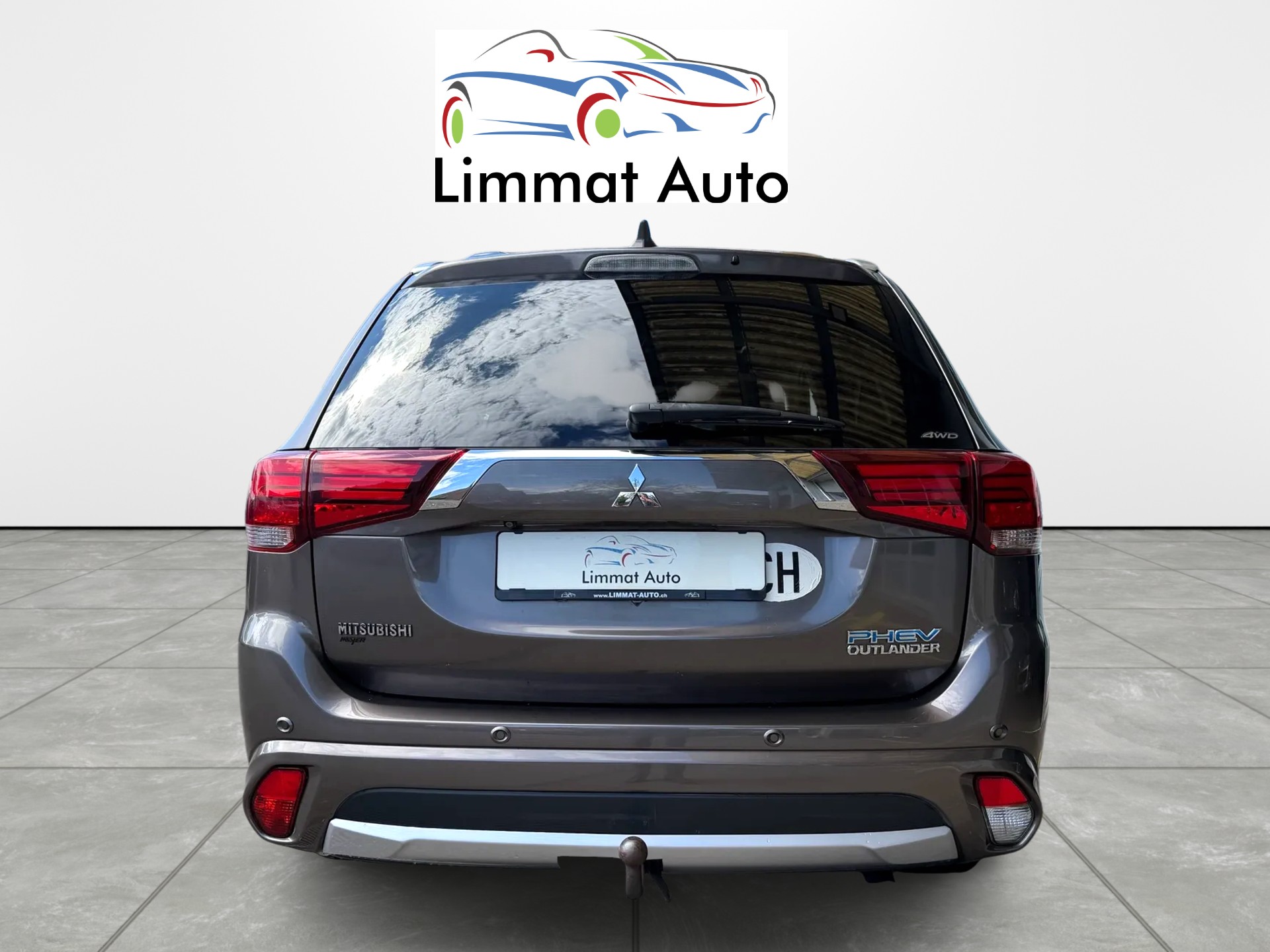 MITSUBISHI Outlander 2.0 PHEV Diamond 4WD Automatic-image-4