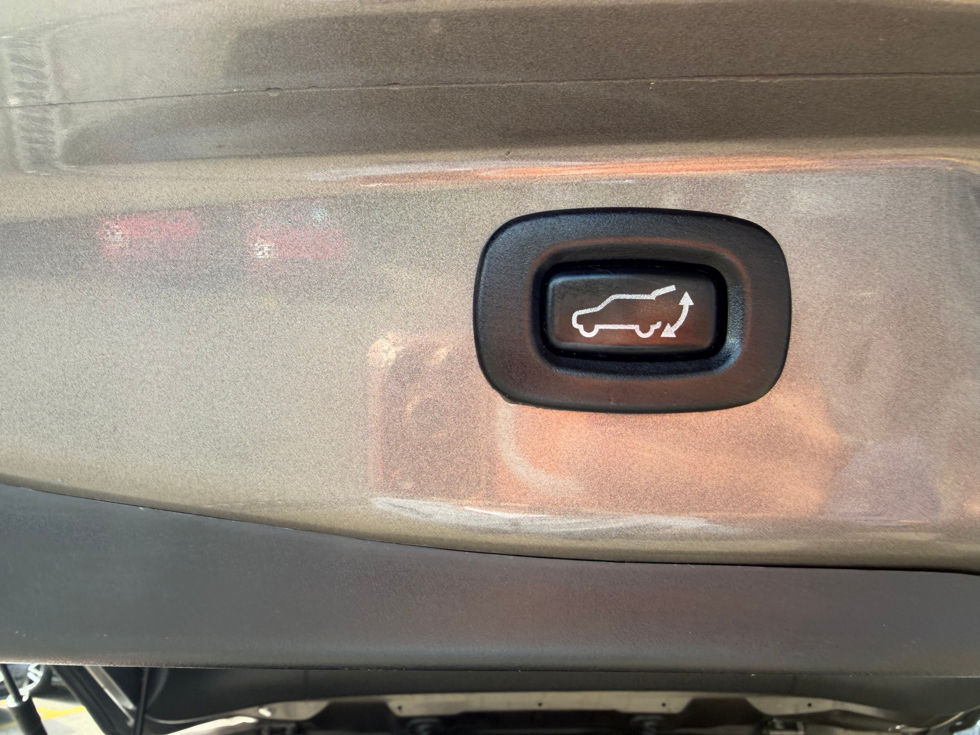 MITSUBISHI Outlander 2.0 PHEV Diamond 4WD Automatic-image-14