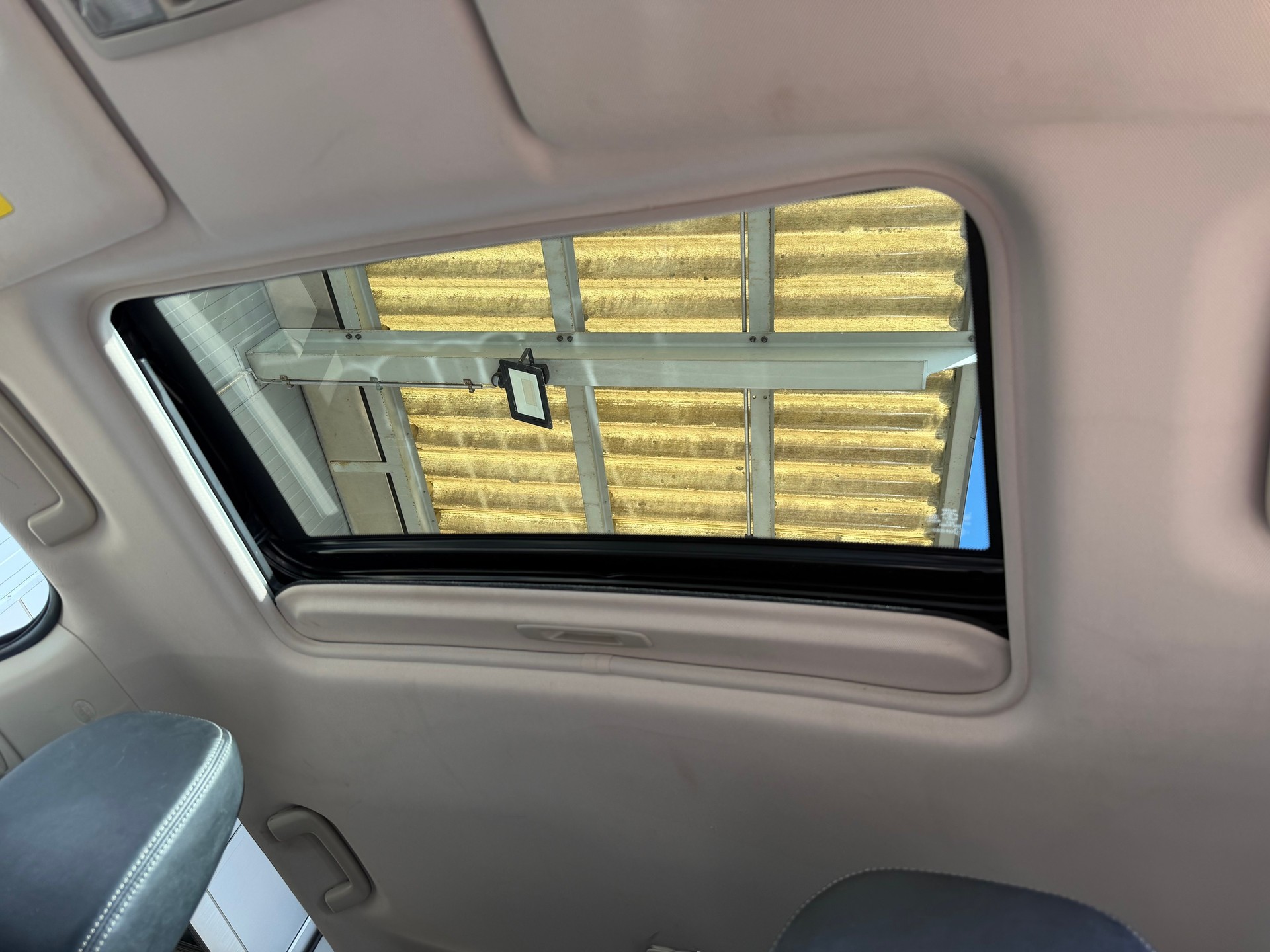 MITSUBISHI Outlander 2.0 PHEV Diamond 4WD Automatic-image-15
