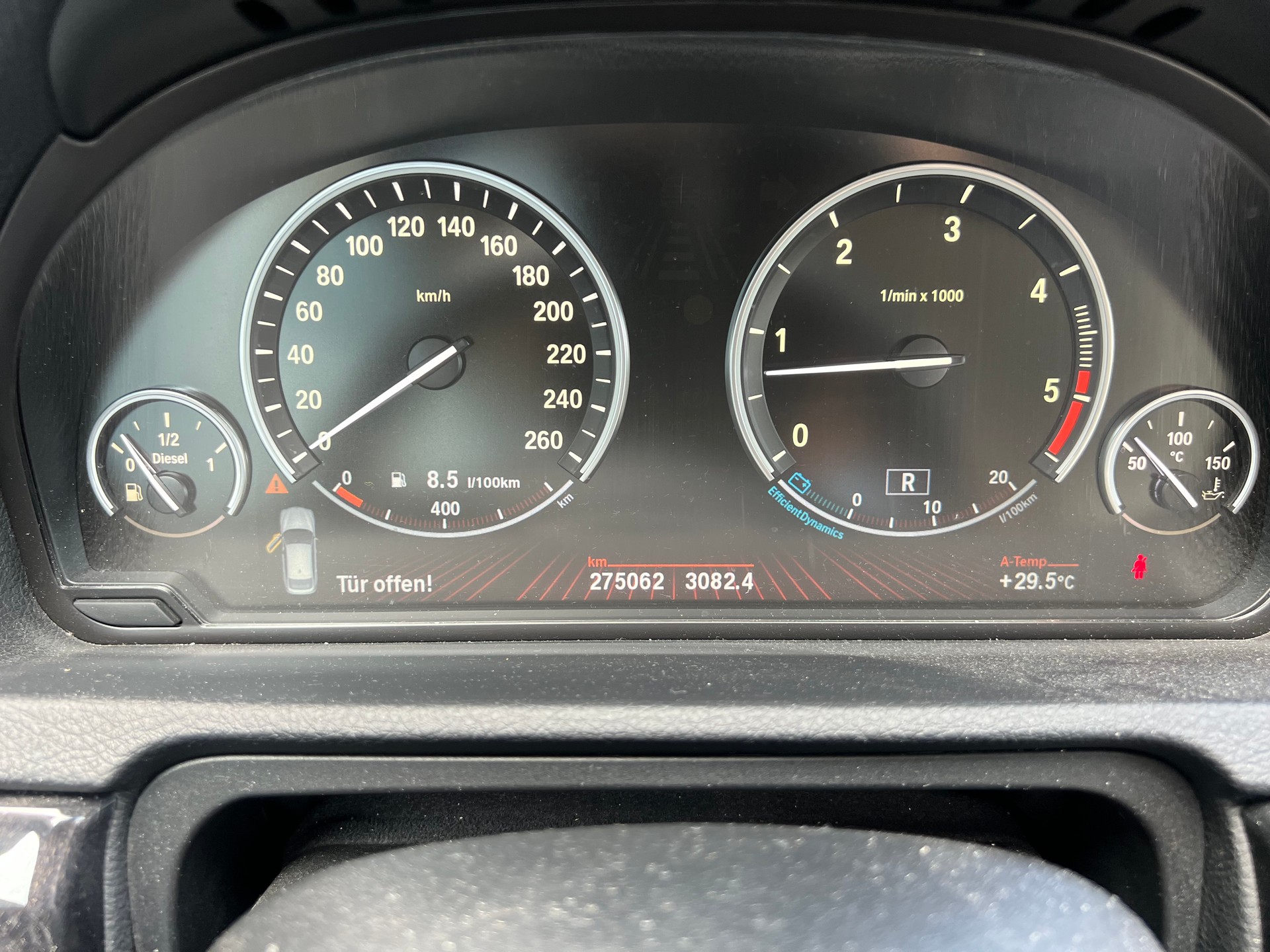BMW 530d xDrive GT Steptronic *** Navigation * Standheizung * Leder * Sitzbelüftung * Head -Up Display * 8 fachbereift ***-image-17