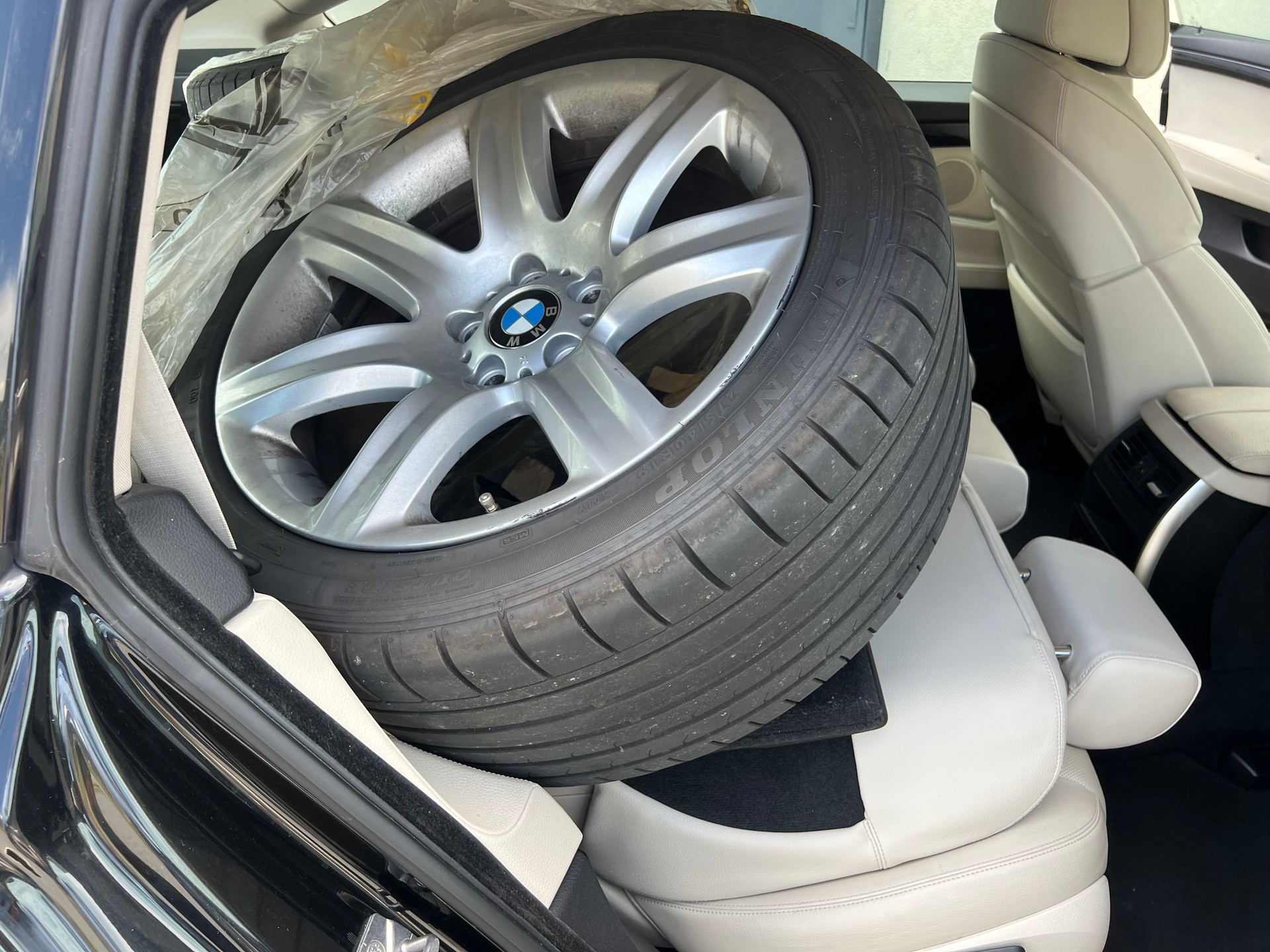 BMW 530d xDrive GT Steptronic *** Navigation * Standheizung * Leder * Sitzbelüftung * Head -Up Display * 8 fachbereift ***-image-26