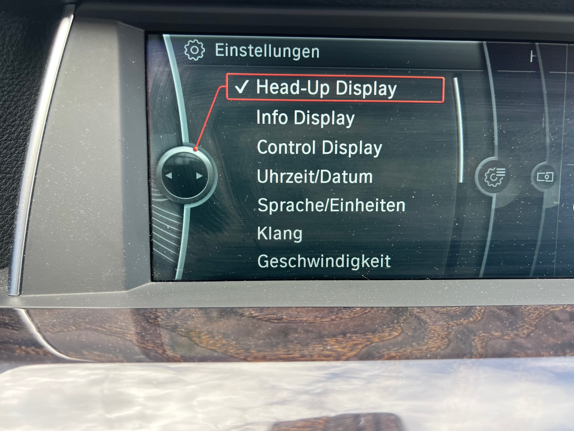 BMW 530d xDrive GT Steptronic *** Navigation * Standheizung * Leder * Sitzbelüftung * Head -Up Display * 8 fachbereift ***-image-22