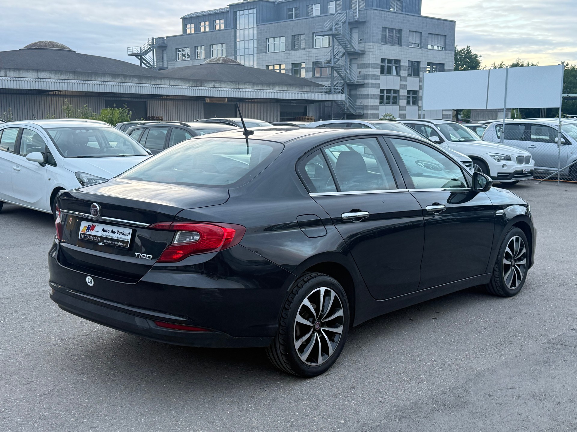 FIAT Tipo 1.6 MJ Opening Edition + Limousine / Ab MFK 10.2024 / Navi / Rückfahrkamera / PDC / B6b-image-3