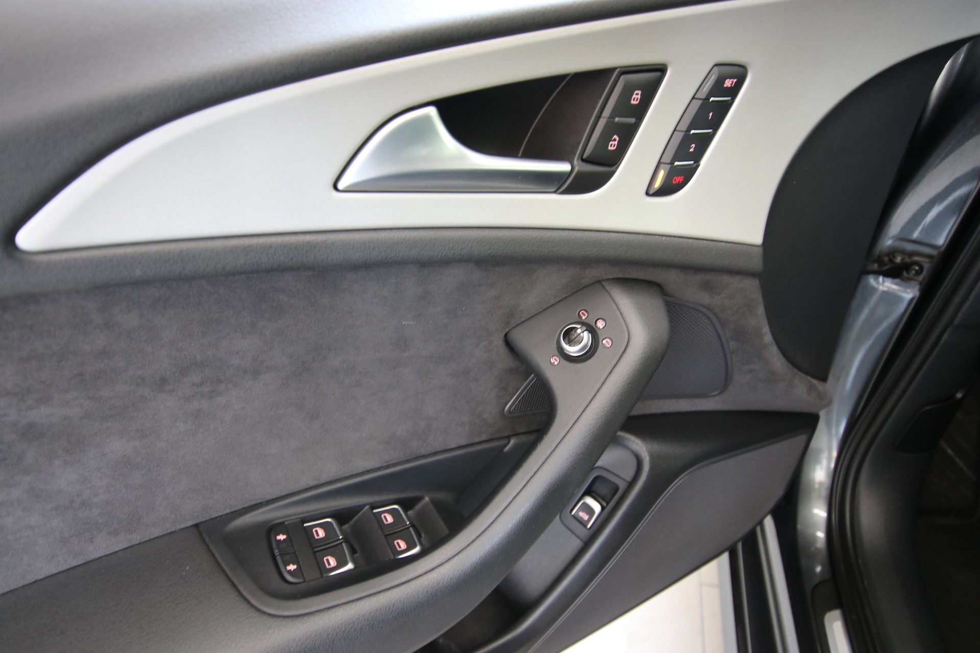 AUDI A6 Avant 3.0 TDI V6 quattro S-tronic-image-25