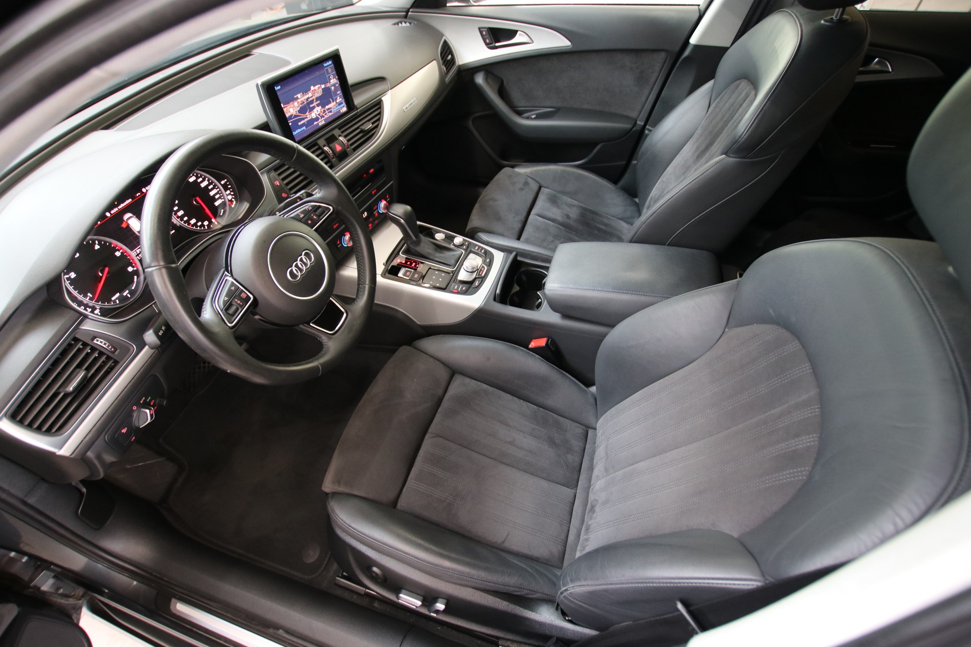 AUDI A6 Avant 3.0 TDI V6 quattro S-tronic-image-10