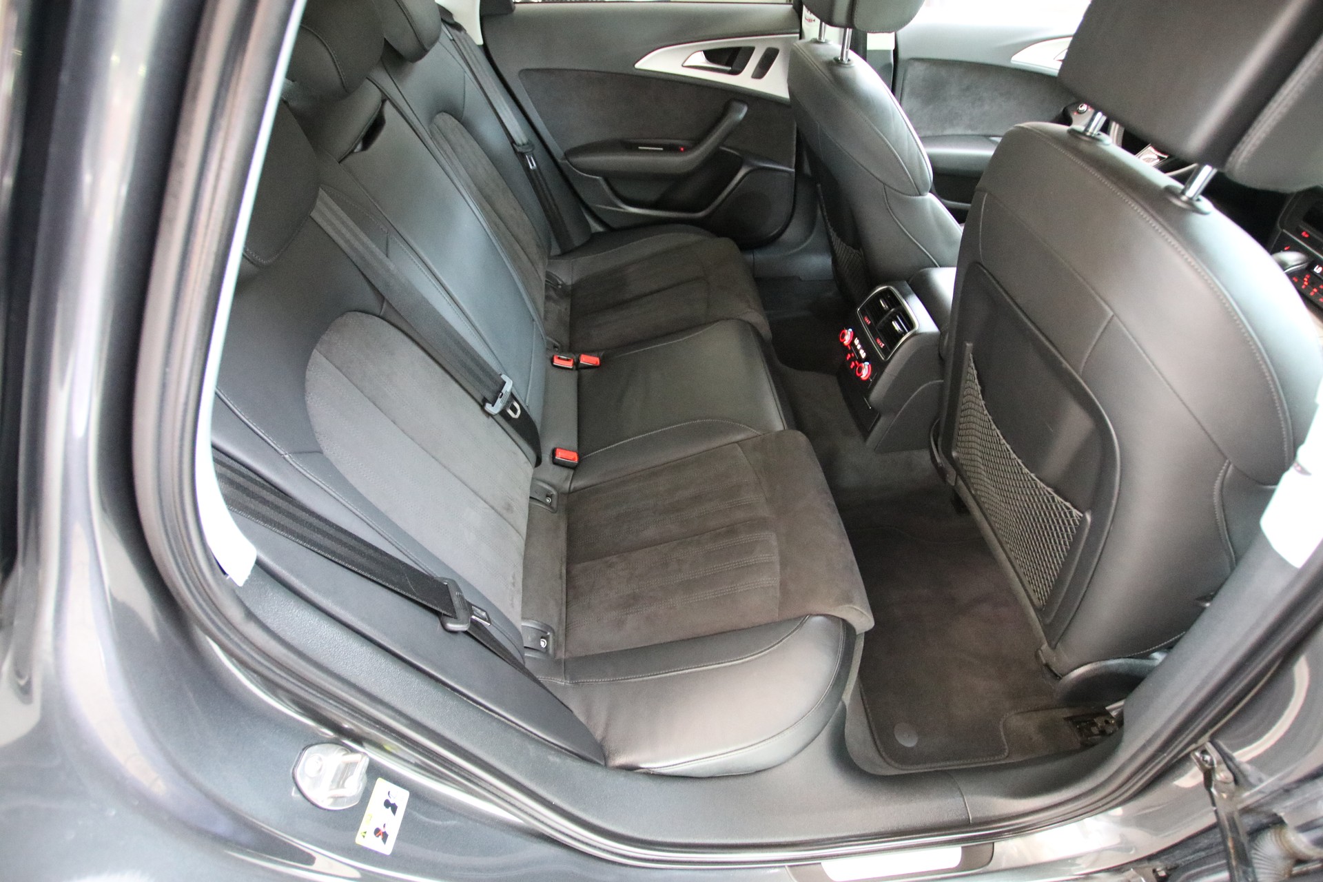 AUDI A6 Avant 3.0 TDI V6 quattro S-tronic-image-13