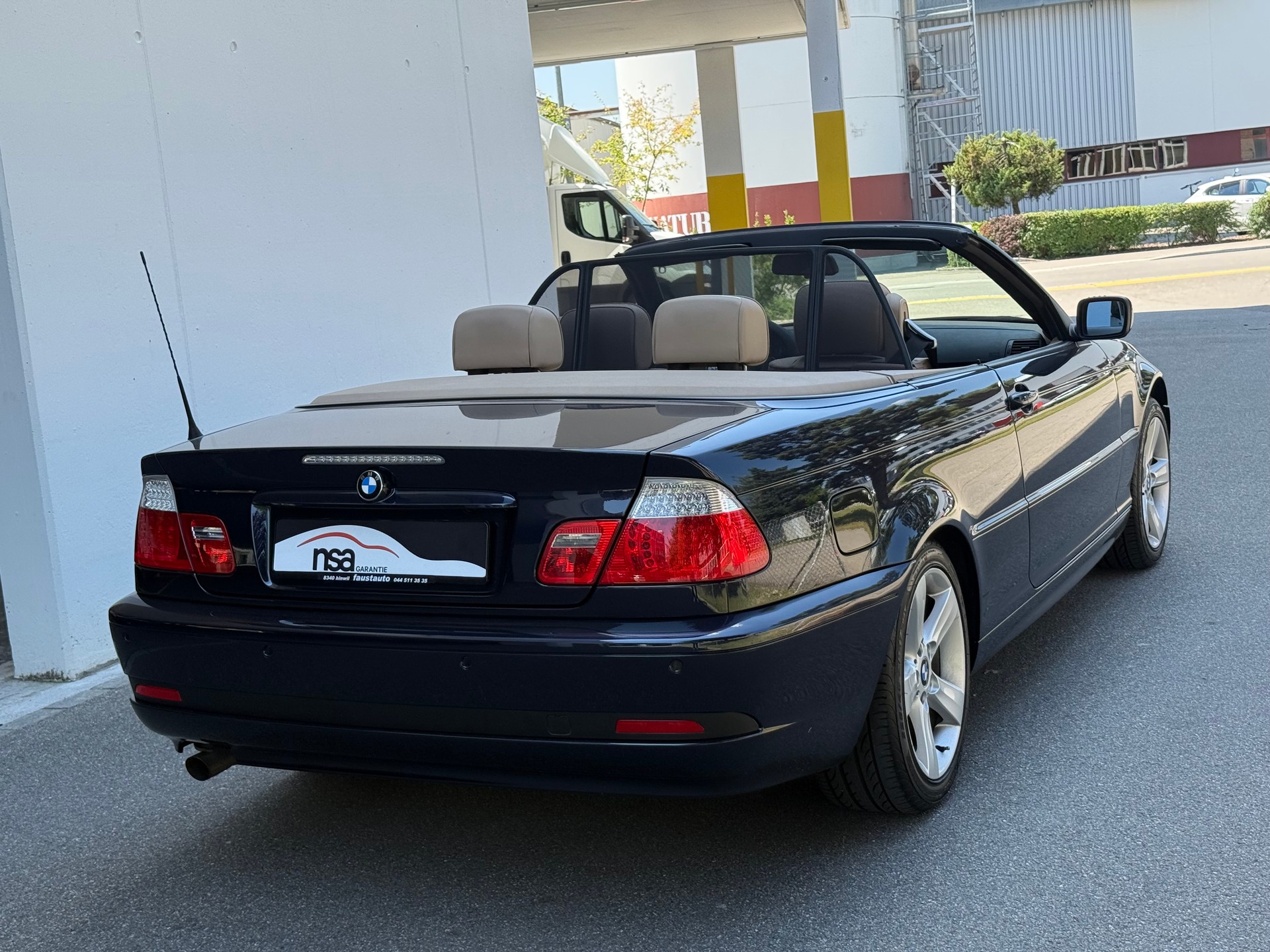 BMW 318Ci Cabriolet-image-4