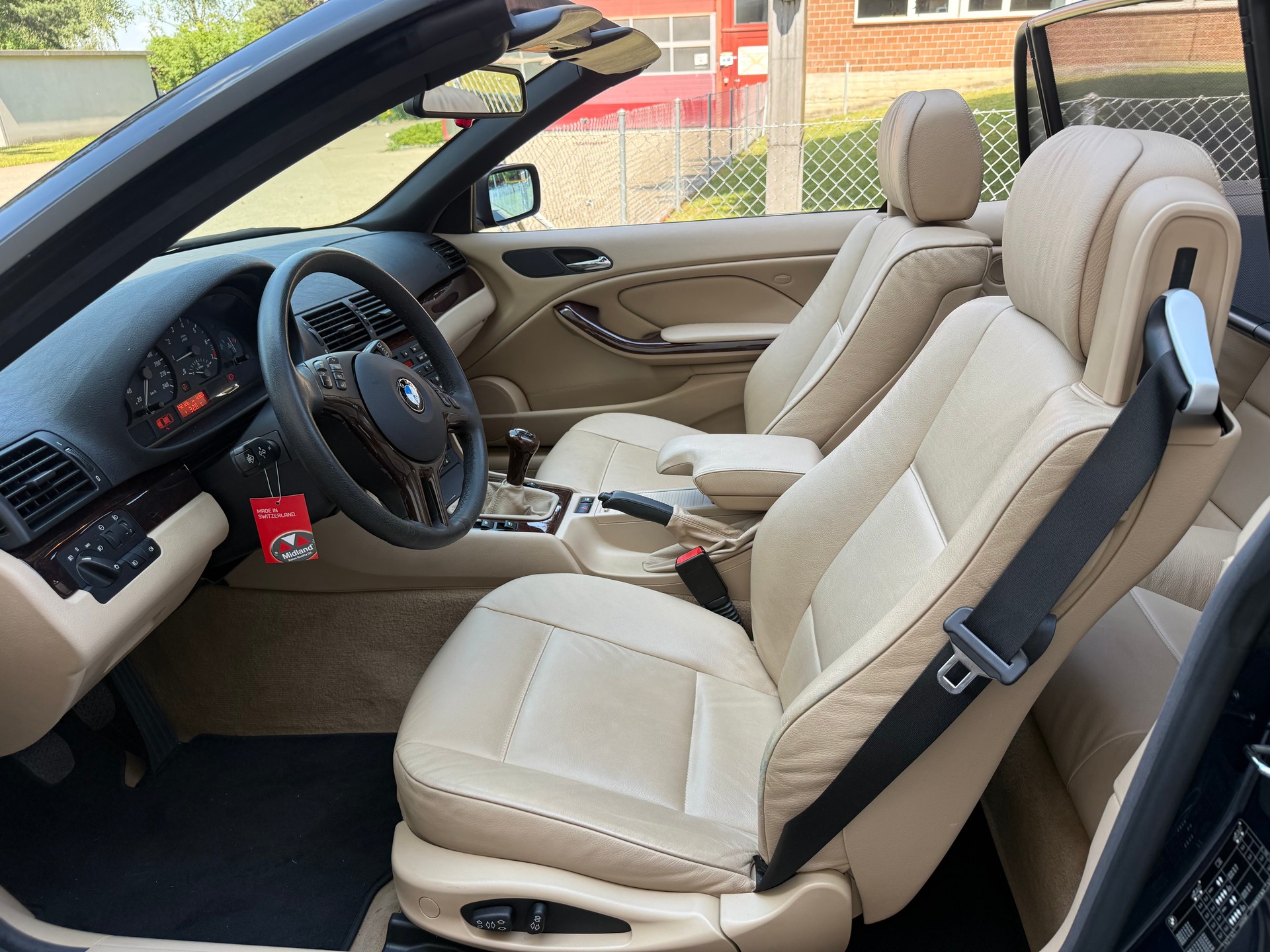 BMW 318Ci Cabriolet-image-10