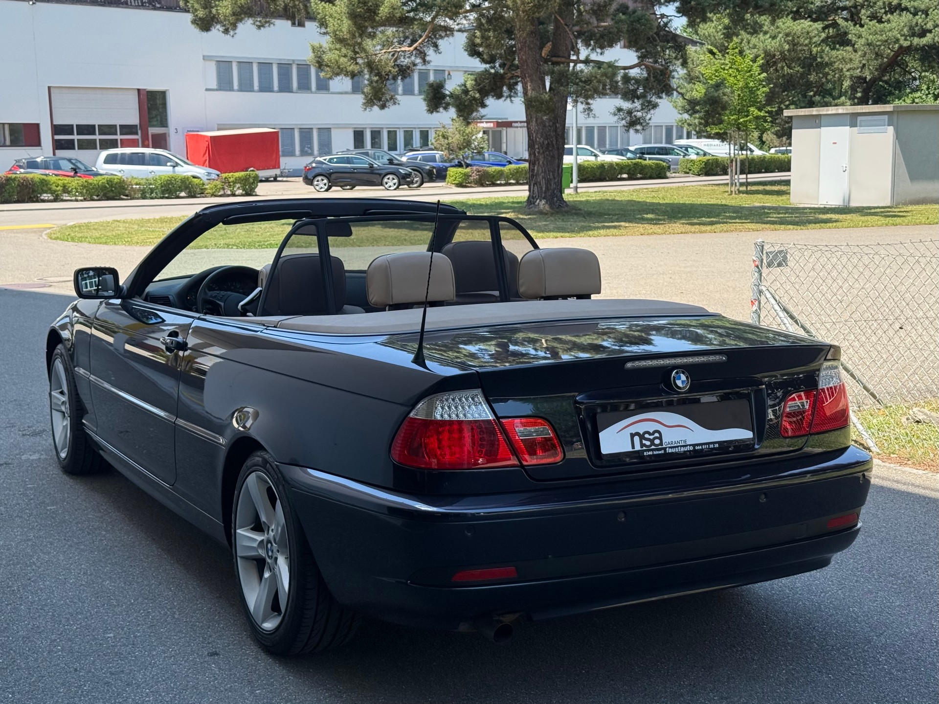 BMW 318Ci Cabriolet-image-5