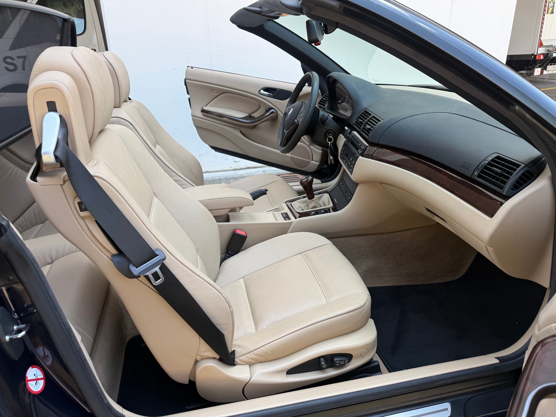 BMW 318Ci Cabriolet-image-11